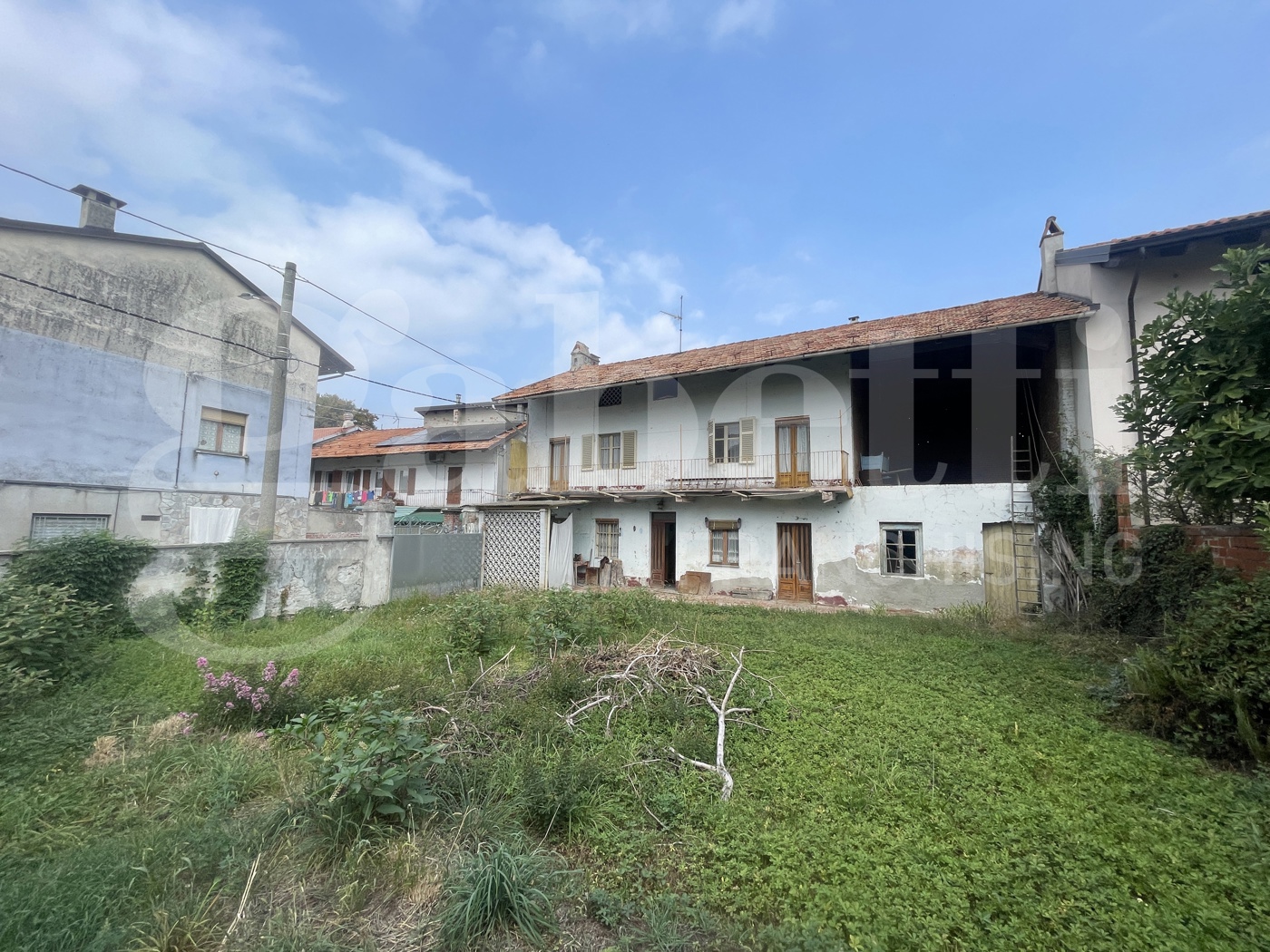 Casa indipendente da ristrutturare a Caluso