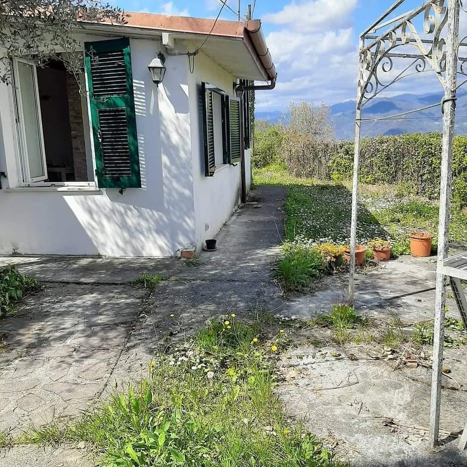 Casa indipendente in vendita a Vezzano Ligure