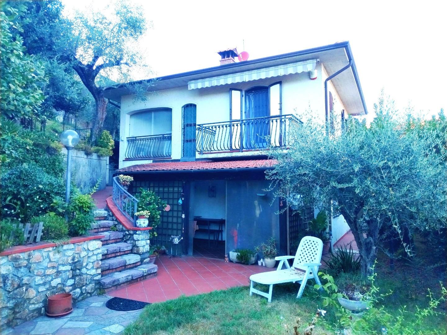 Casa indipendente con giardino a La Spezia