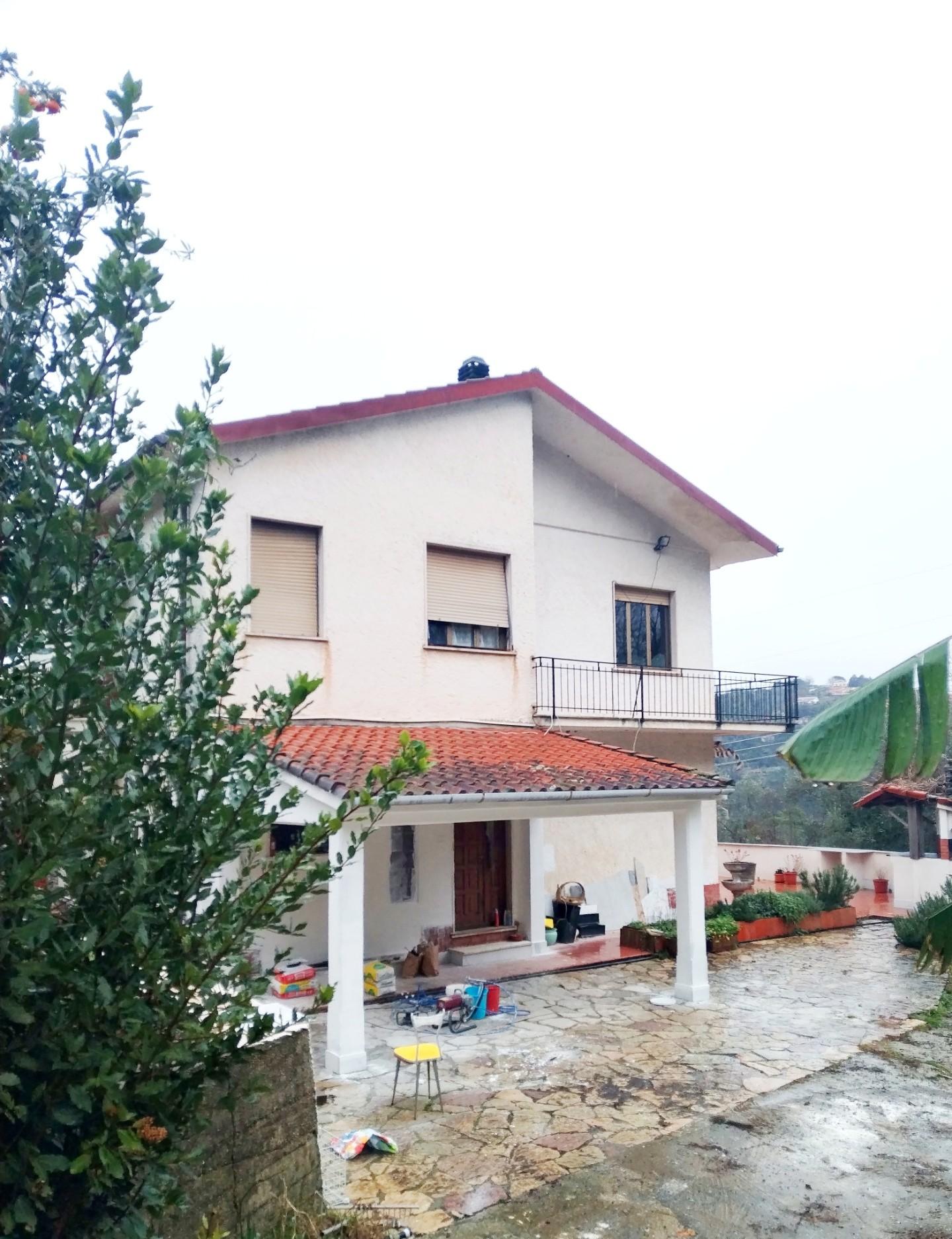 Casa indipendente con giardino, Follo sorbolo
