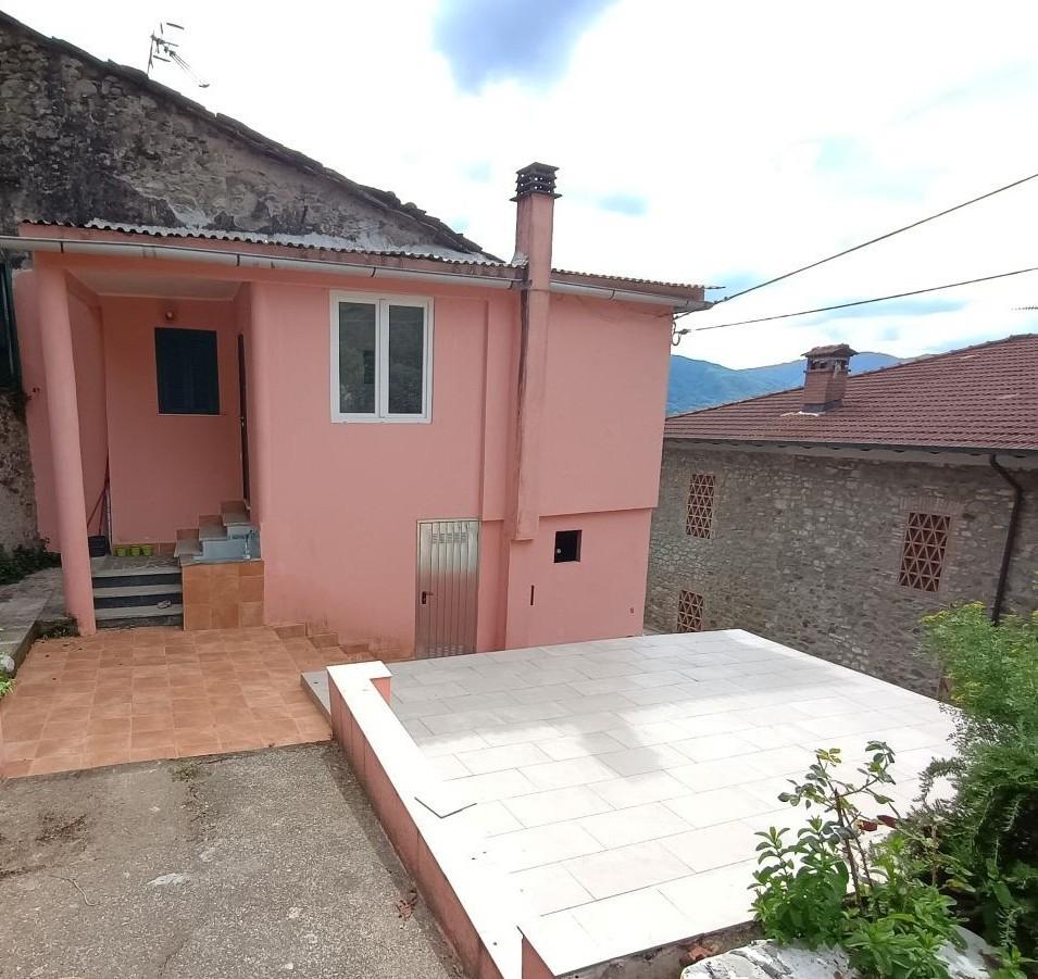 Casa indipendente con giardino, Villafranca in Lunigiana malgrate