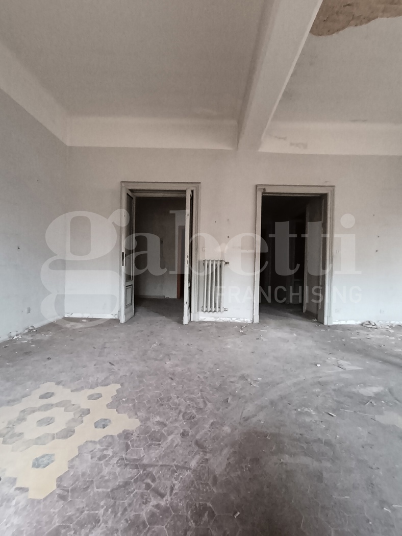 Stabile/Palazzo in vendita a Carrara