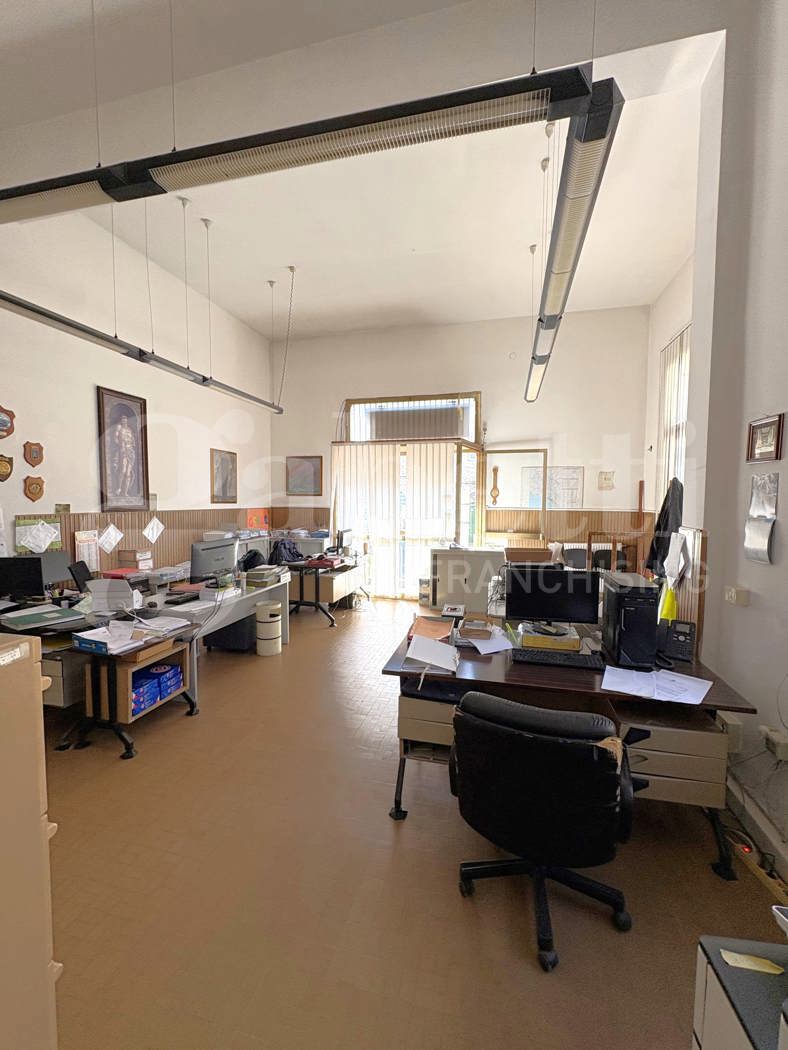 Ufficio in vendita a Licciana Nardi