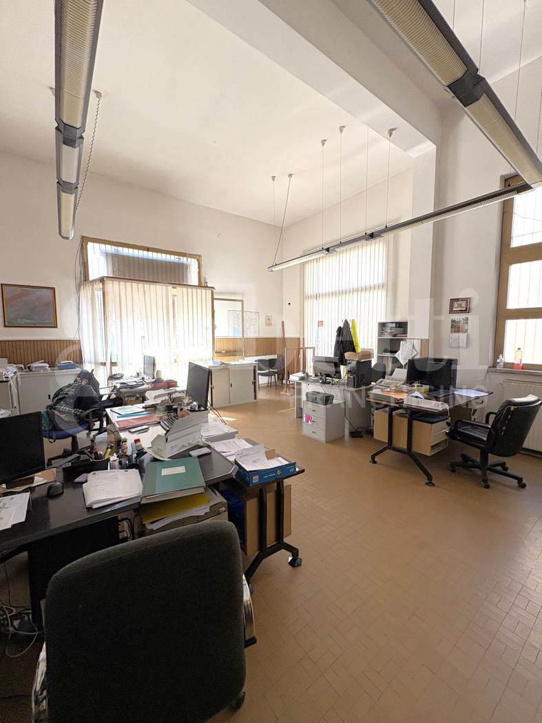 Ufficio in vendita a Licciana Nardi