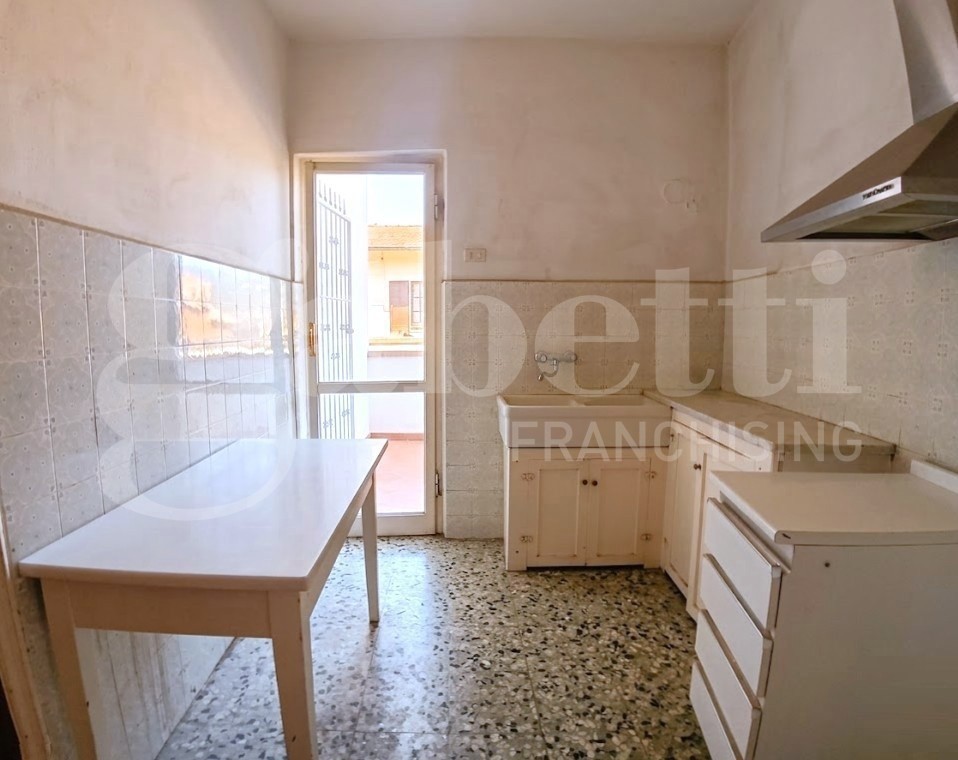 Villa Bifamiliare con box doppio a Carrara