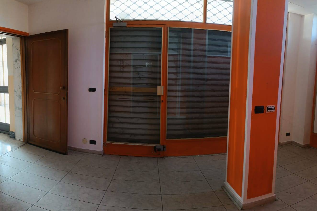 Negozio in vendita a Borgaro Torinese, 1 Cintura