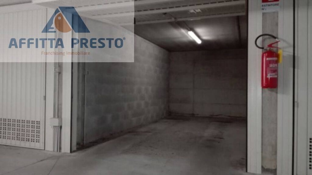 Box/Garage 27mq in affitto a Porto Valtravaglia