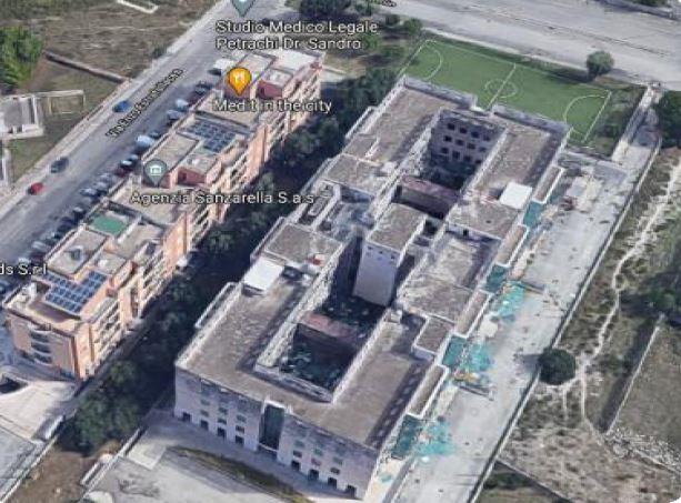 Stabile/Palazzo da ristrutturare in via guido dorso, Lecce
