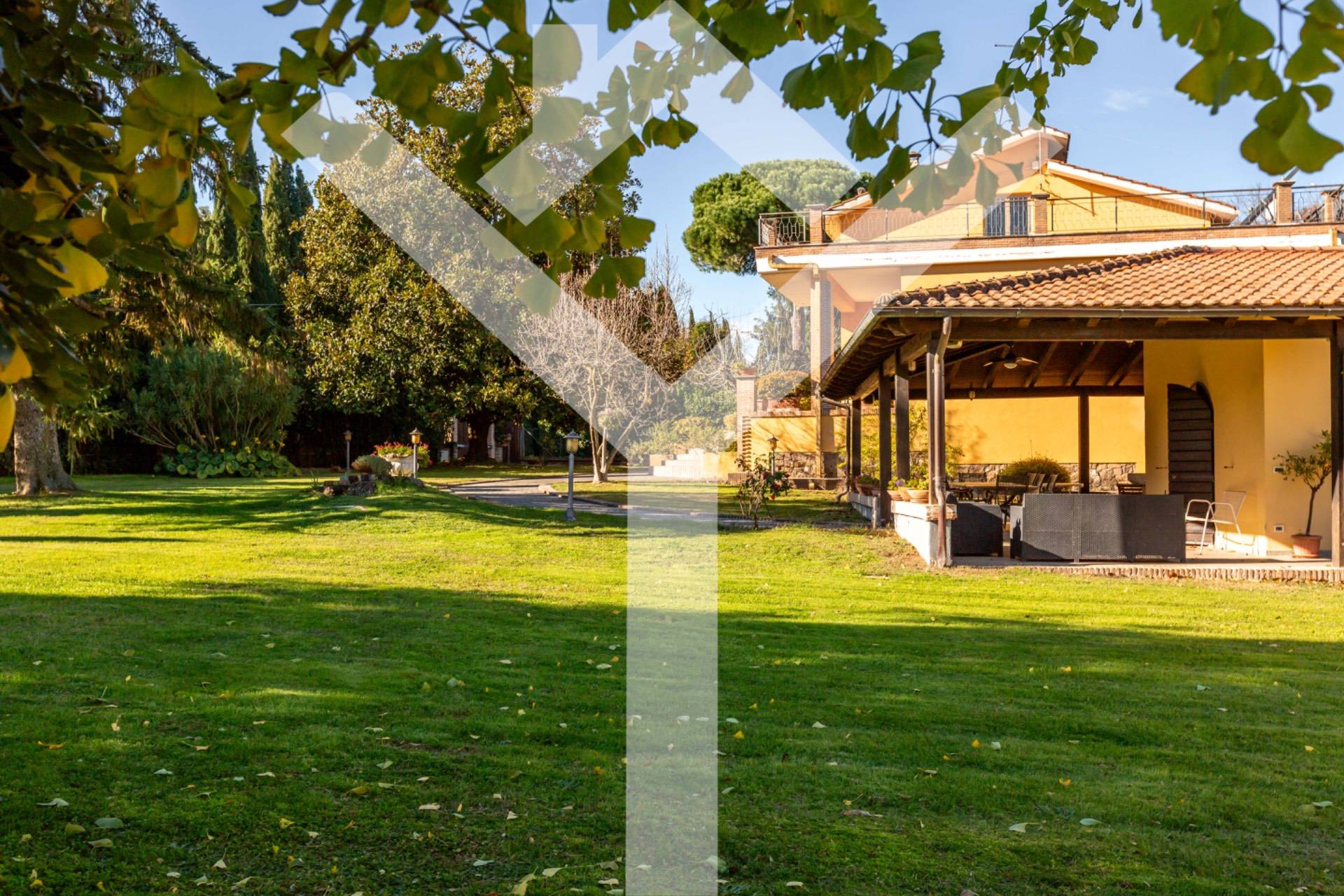 Villa in vendita a Ronciglione, Lago di Vico