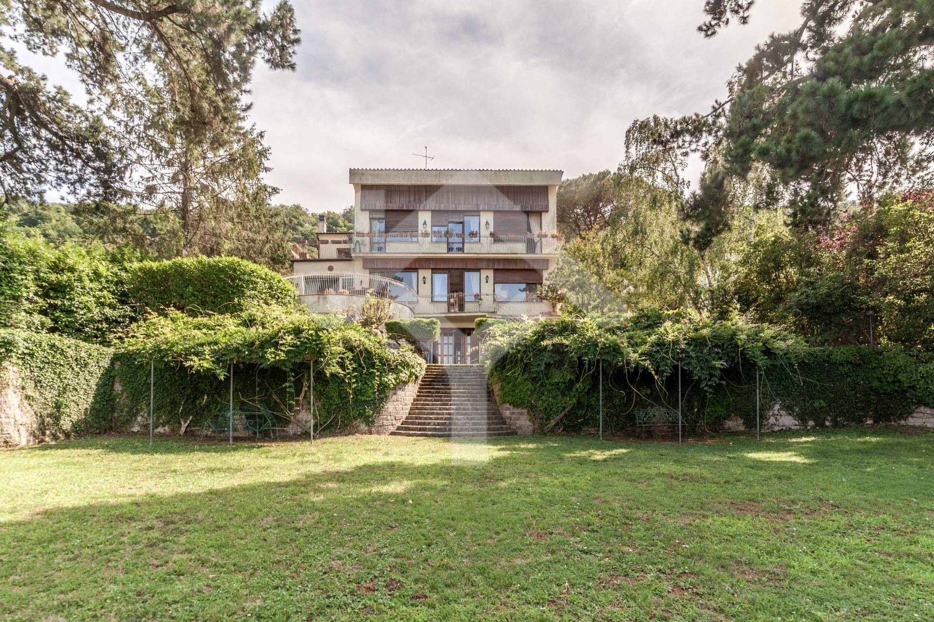 Villa in vendita a Ronciglione, Lago di Vico