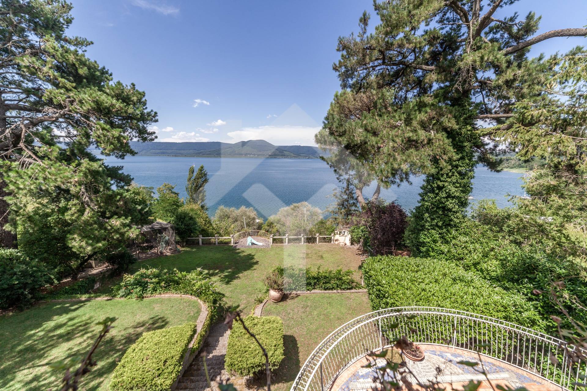 Villa in vendita a Ronciglione, Lago di Vico