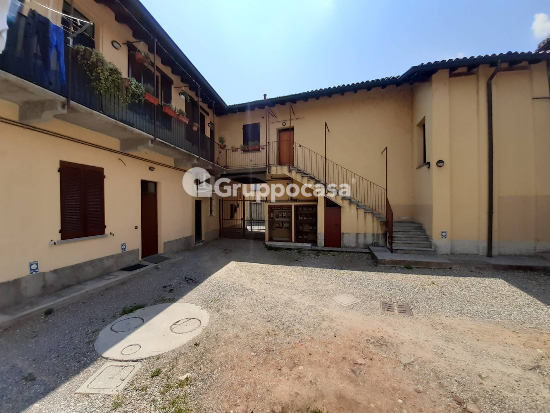 Appartamento in corte in vendita a Robecco sul Naviglio