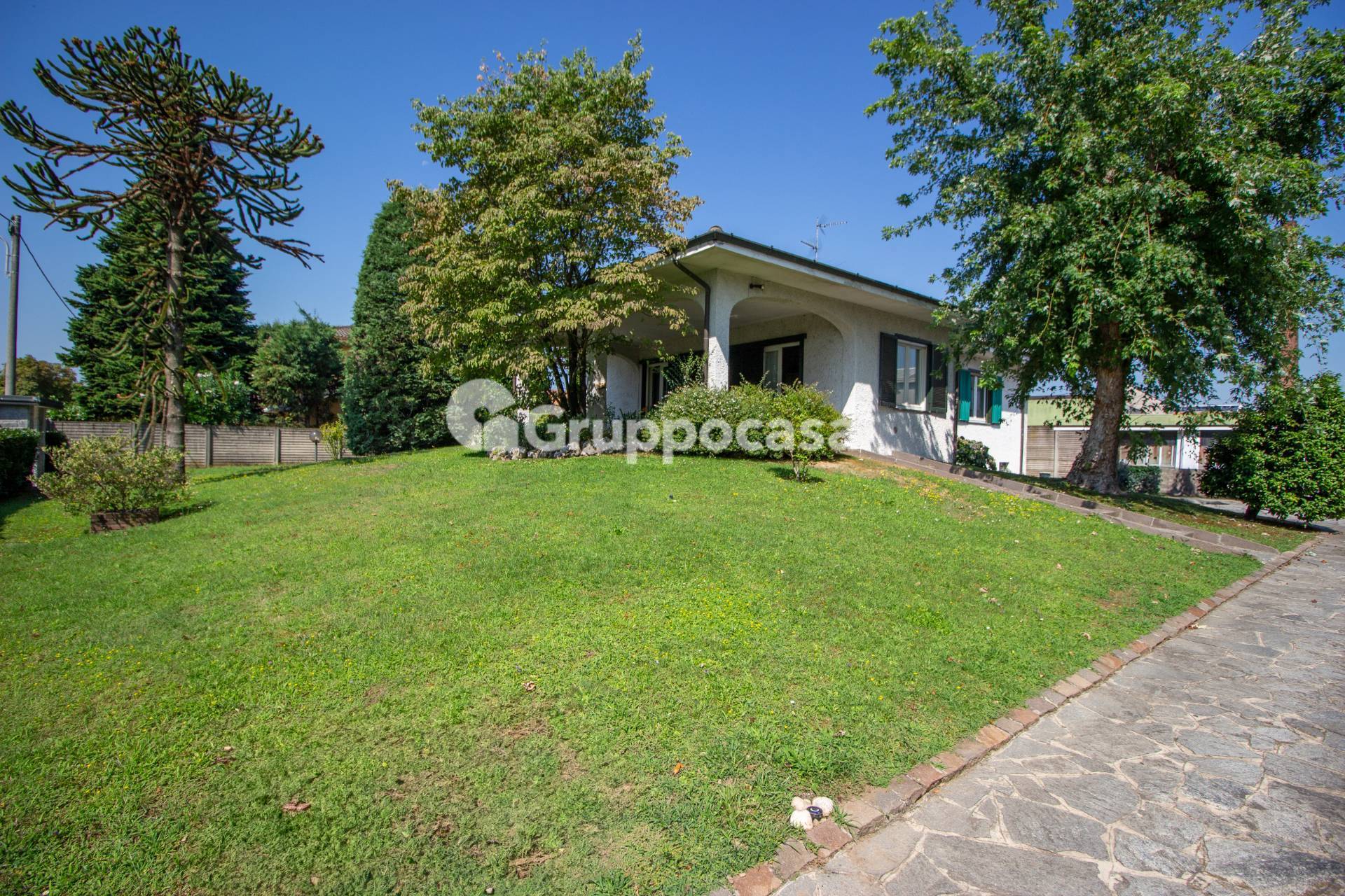 Villa in vendita a Marcallo con Casone