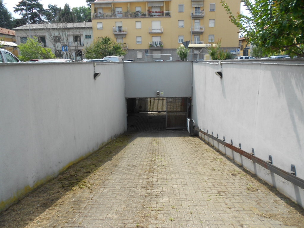Box o garage in affitto a Magenta