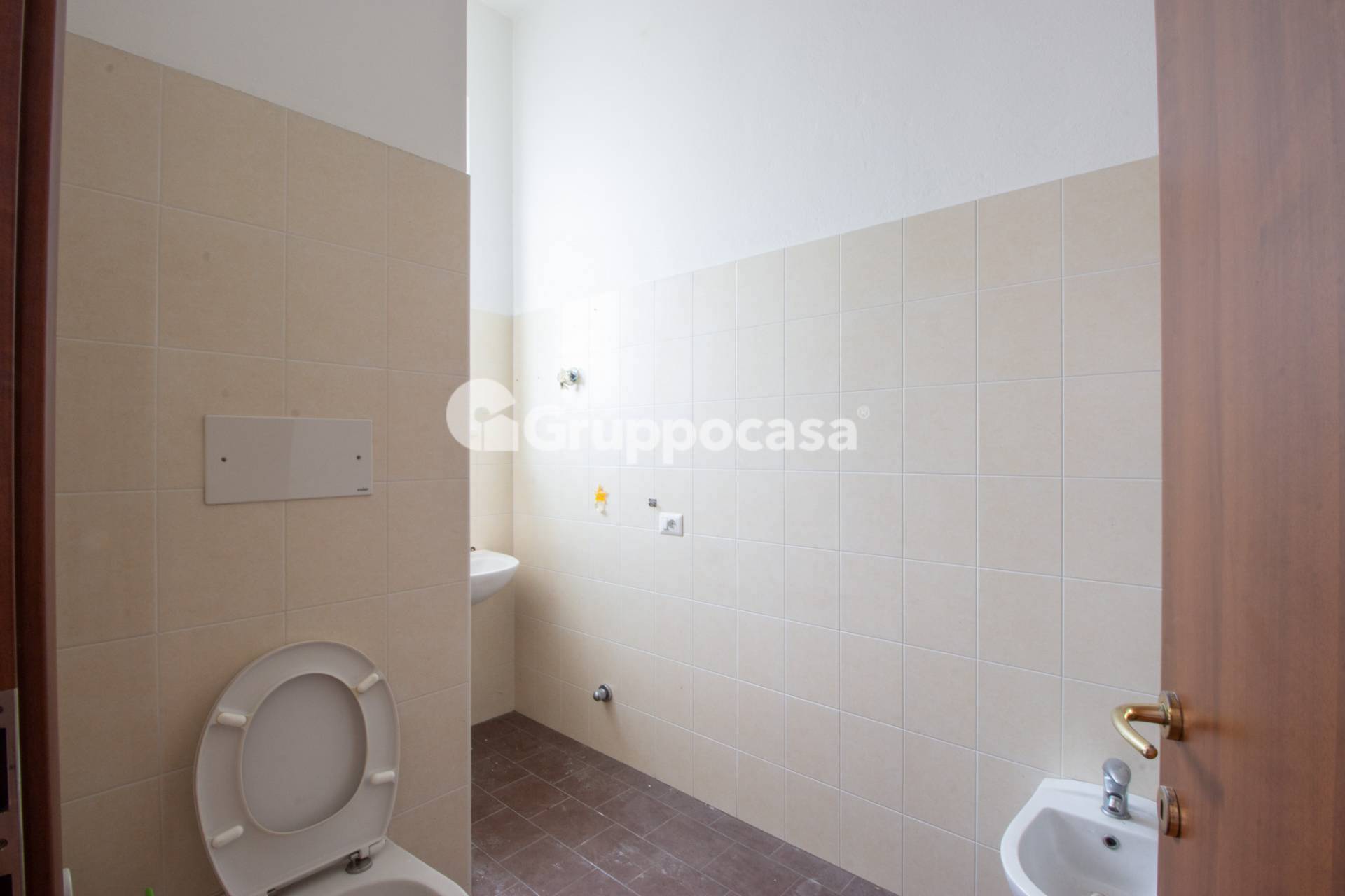 Locale commerciale in affitto a Abbiategrasso