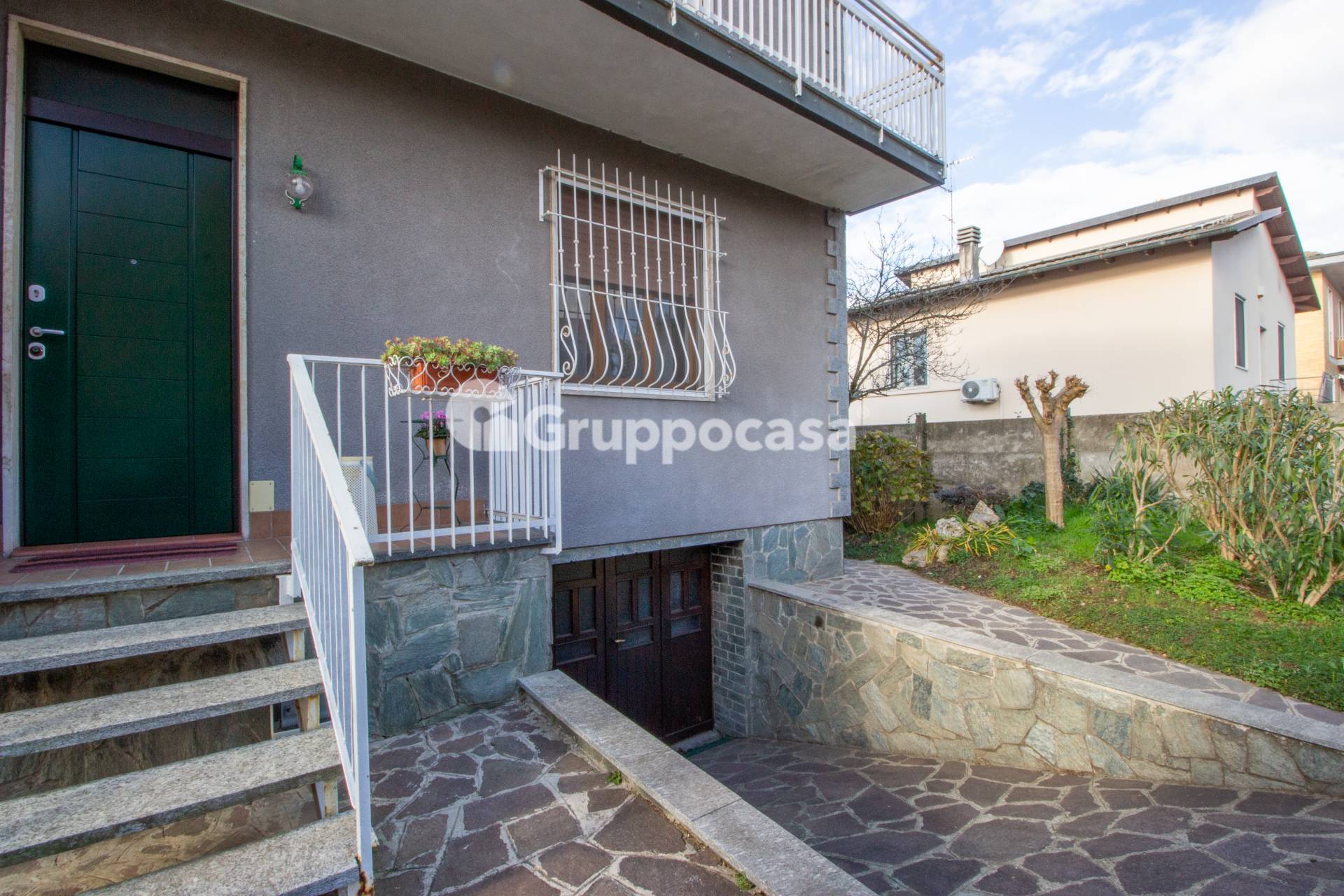 Villa bifamiliare in vendita a Magenta