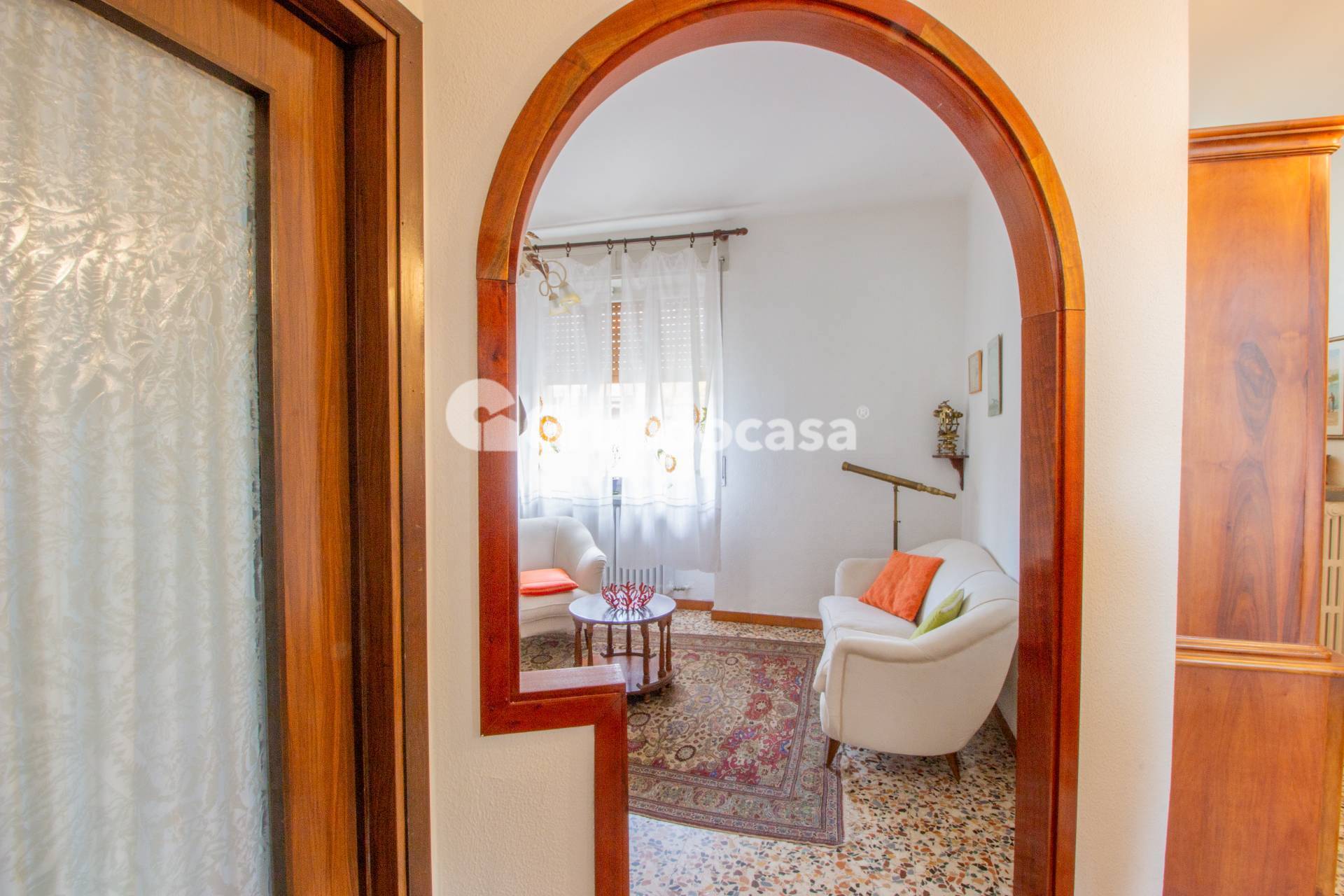 Villa bifamiliare in vendita a Magenta