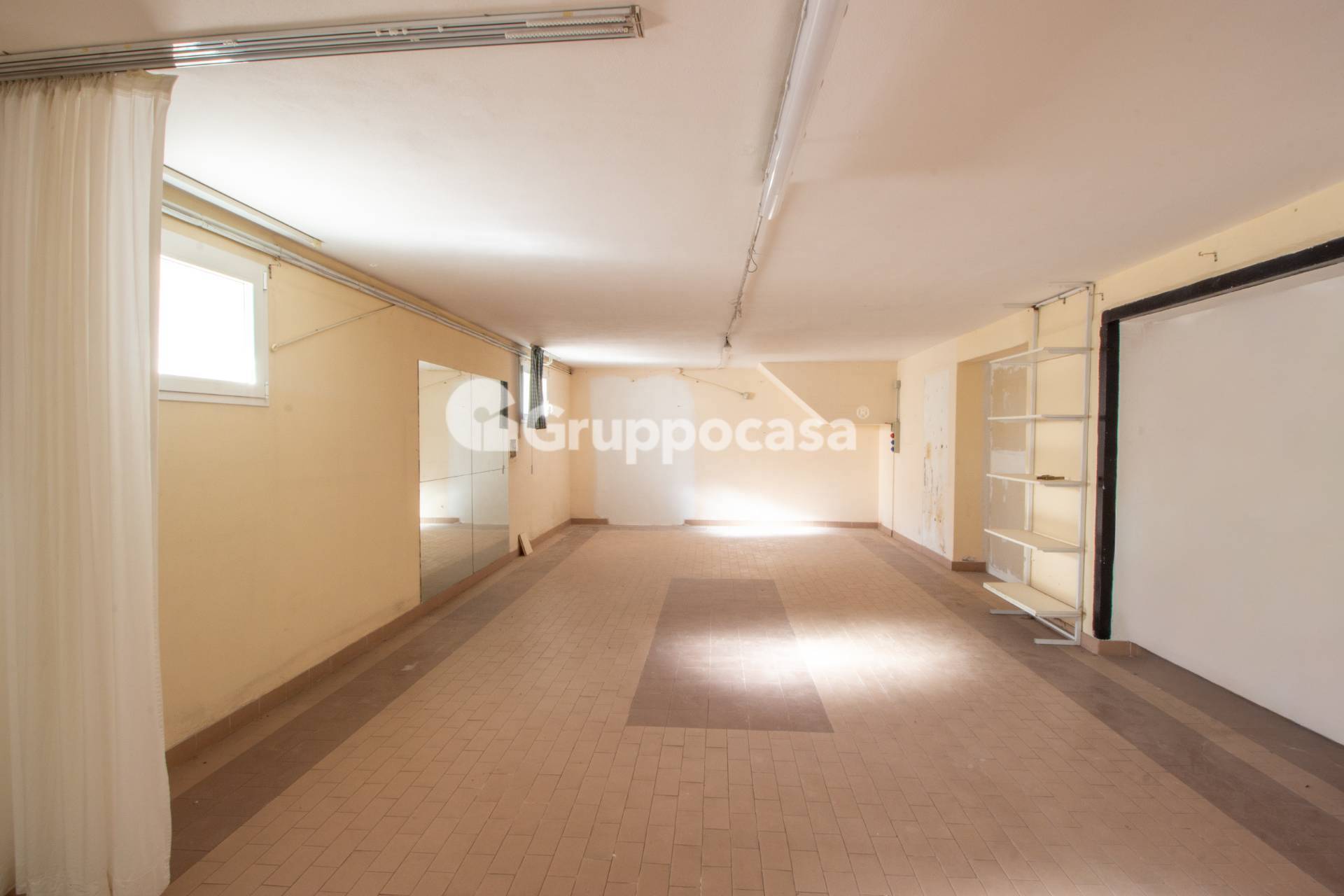 Deposito in vendita a Settimo Milanese