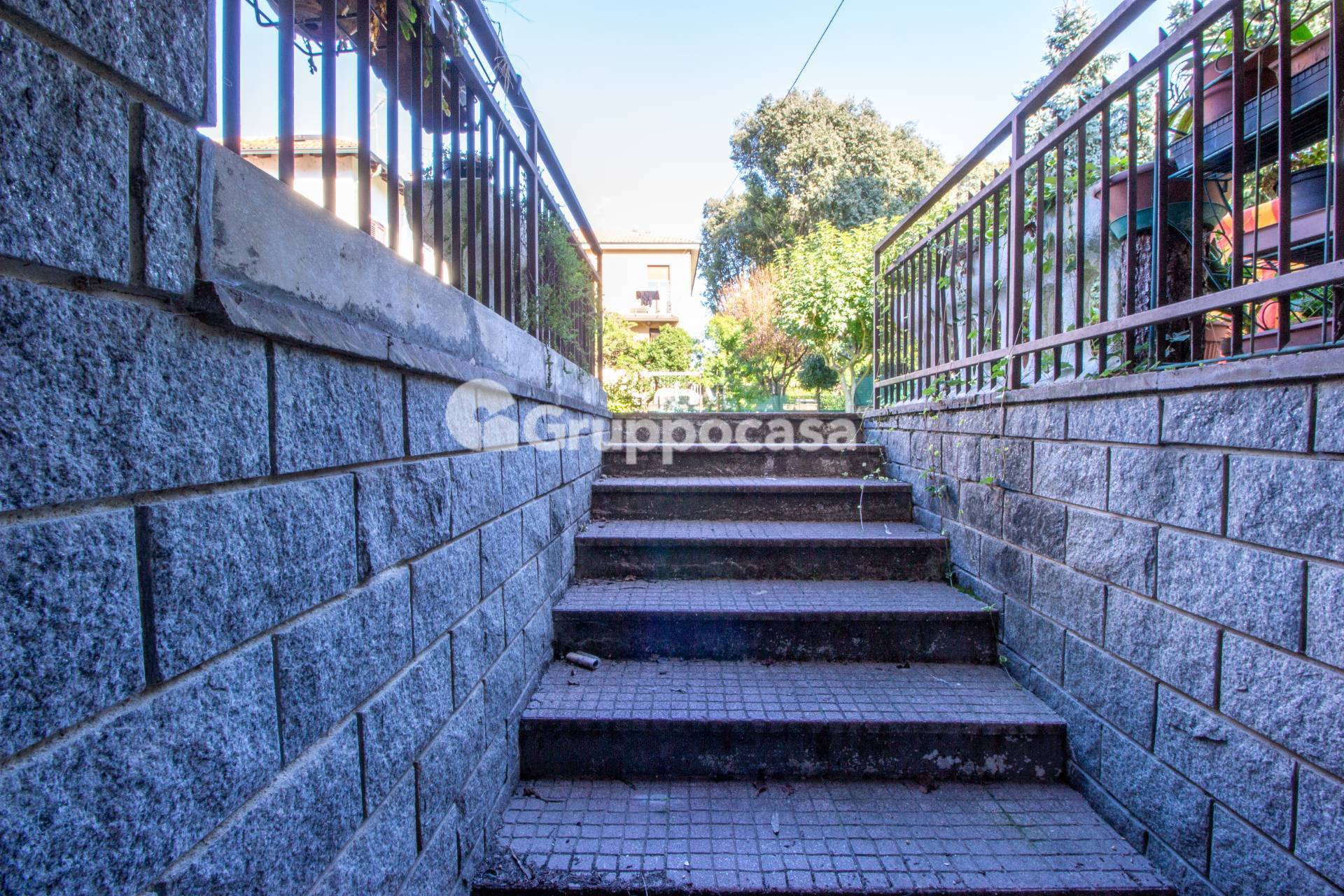 Deposito in vendita a Settimo Milanese