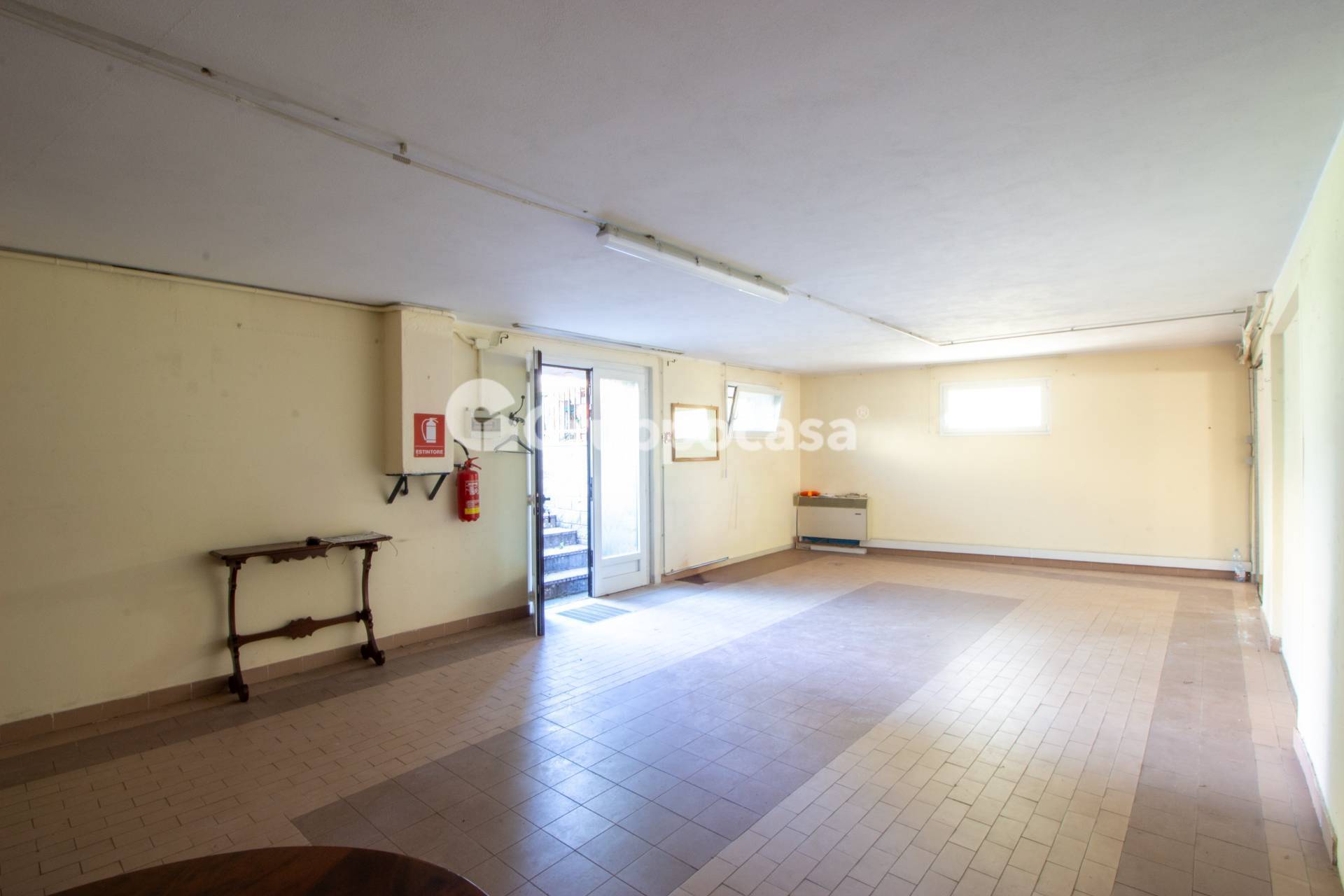 Deposito in vendita a Settimo Milanese