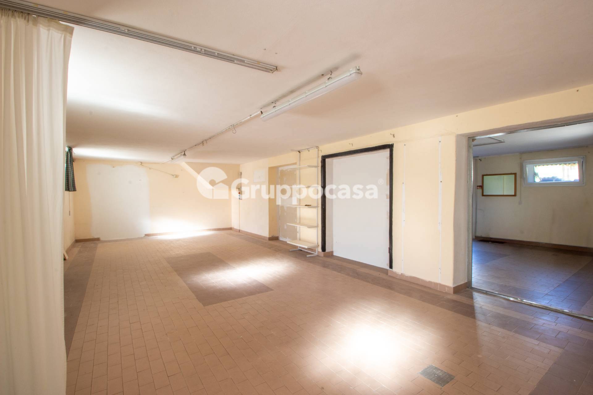 Deposito in vendita a Settimo Milanese