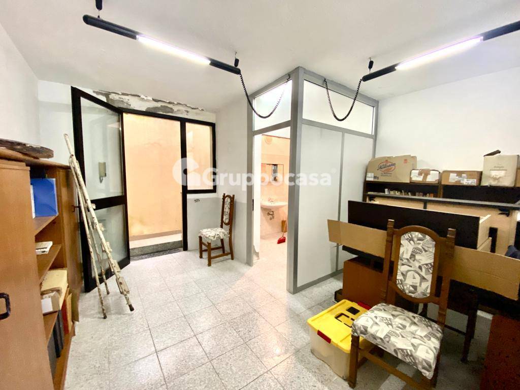 Locale commerciale in vendita a Robecco sul Naviglio