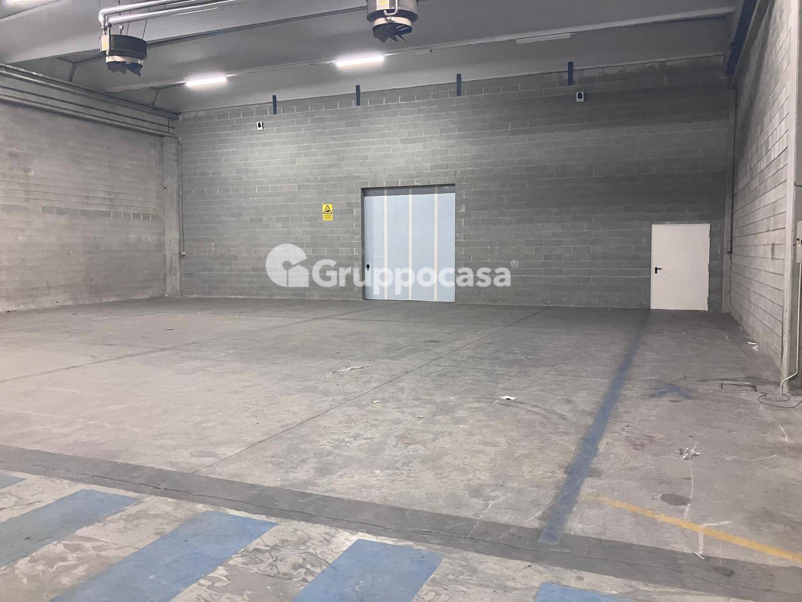 Locale commerciale in affitto a Cuggiono