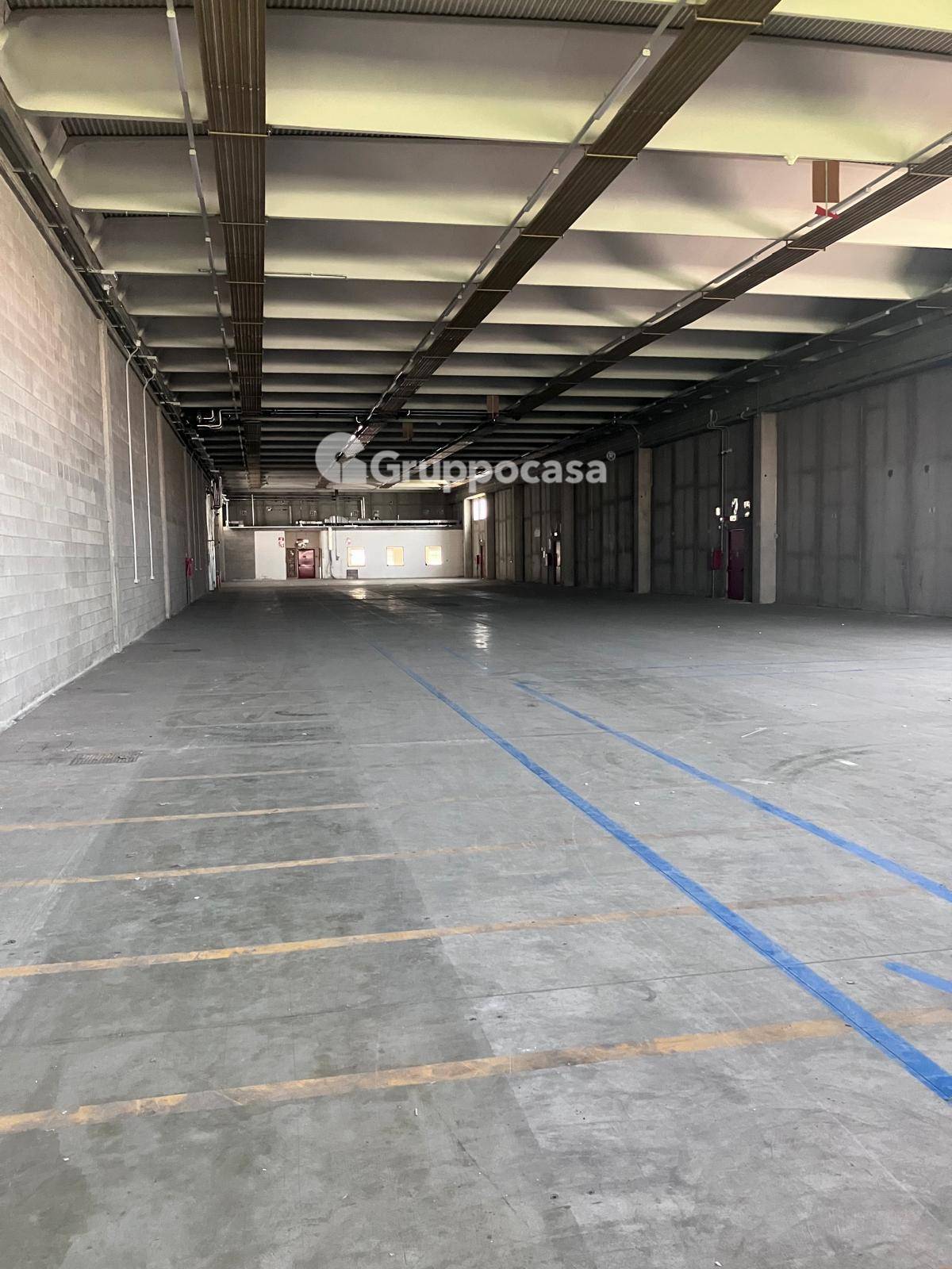 Locale commerciale in affitto a Cuggiono