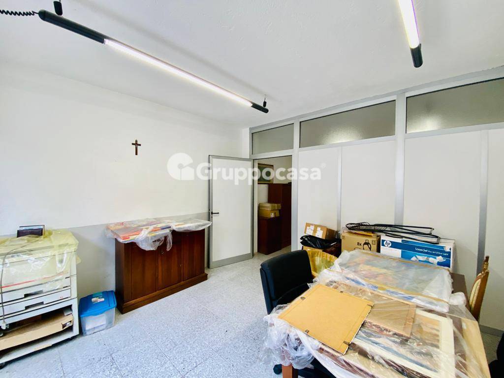 Locale commerciale in vendita a Robecco sul Naviglio