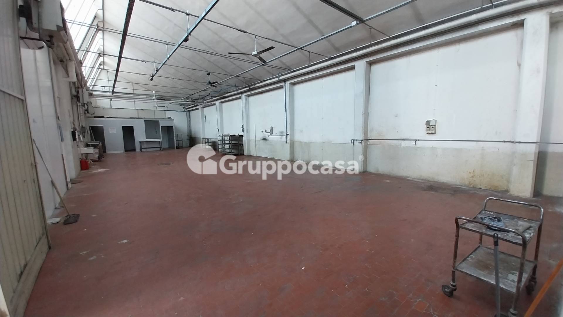 Capannone in affitto a Magenta