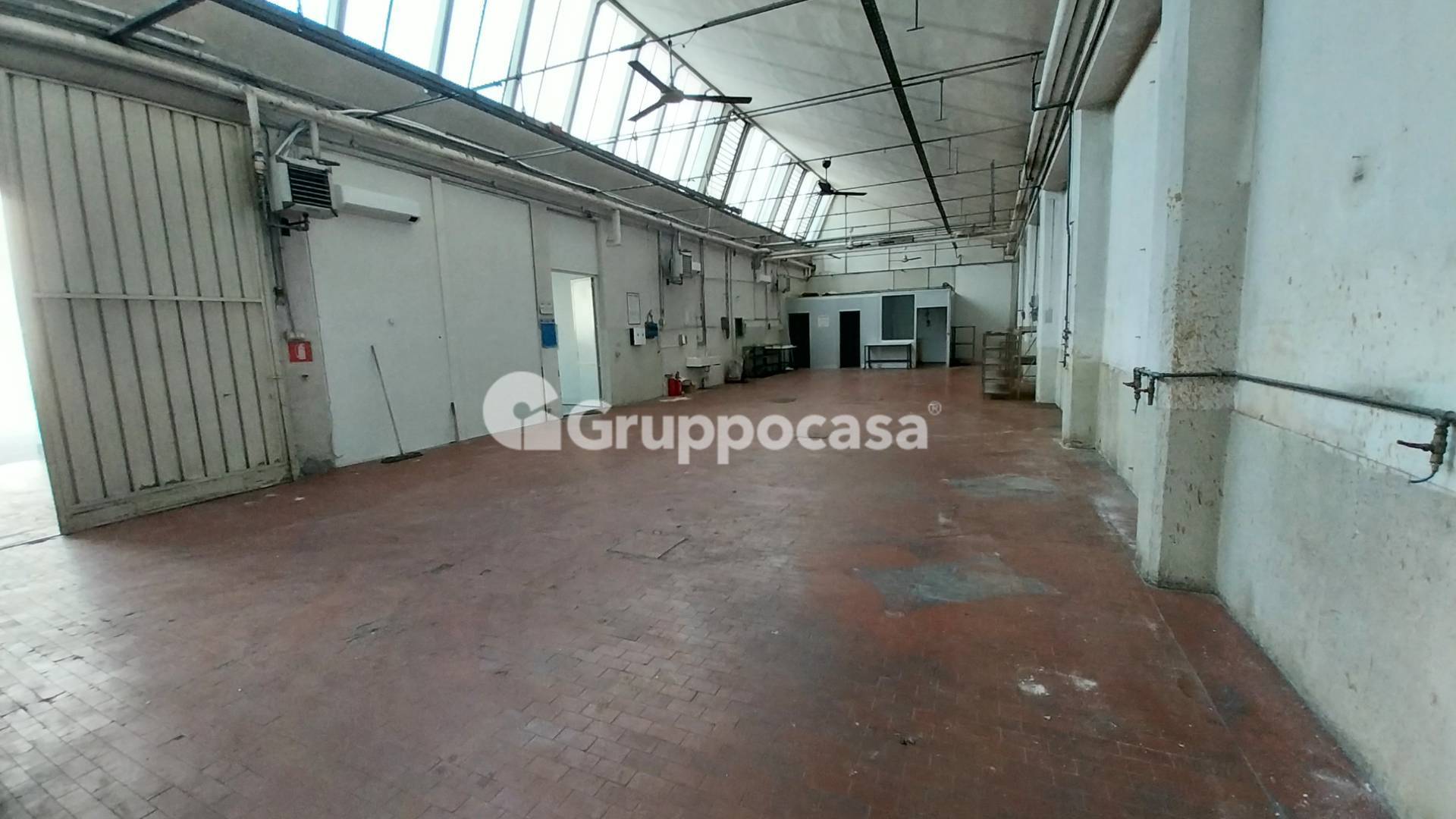 Capannone in affitto a Magenta