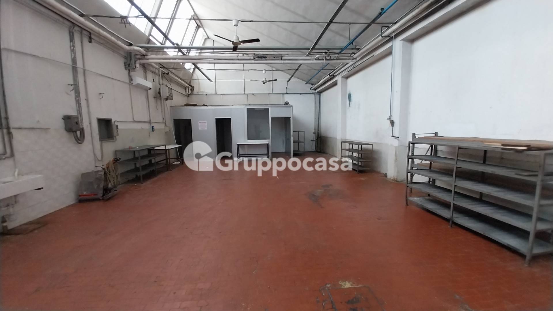 Capannone in affitto a Magenta