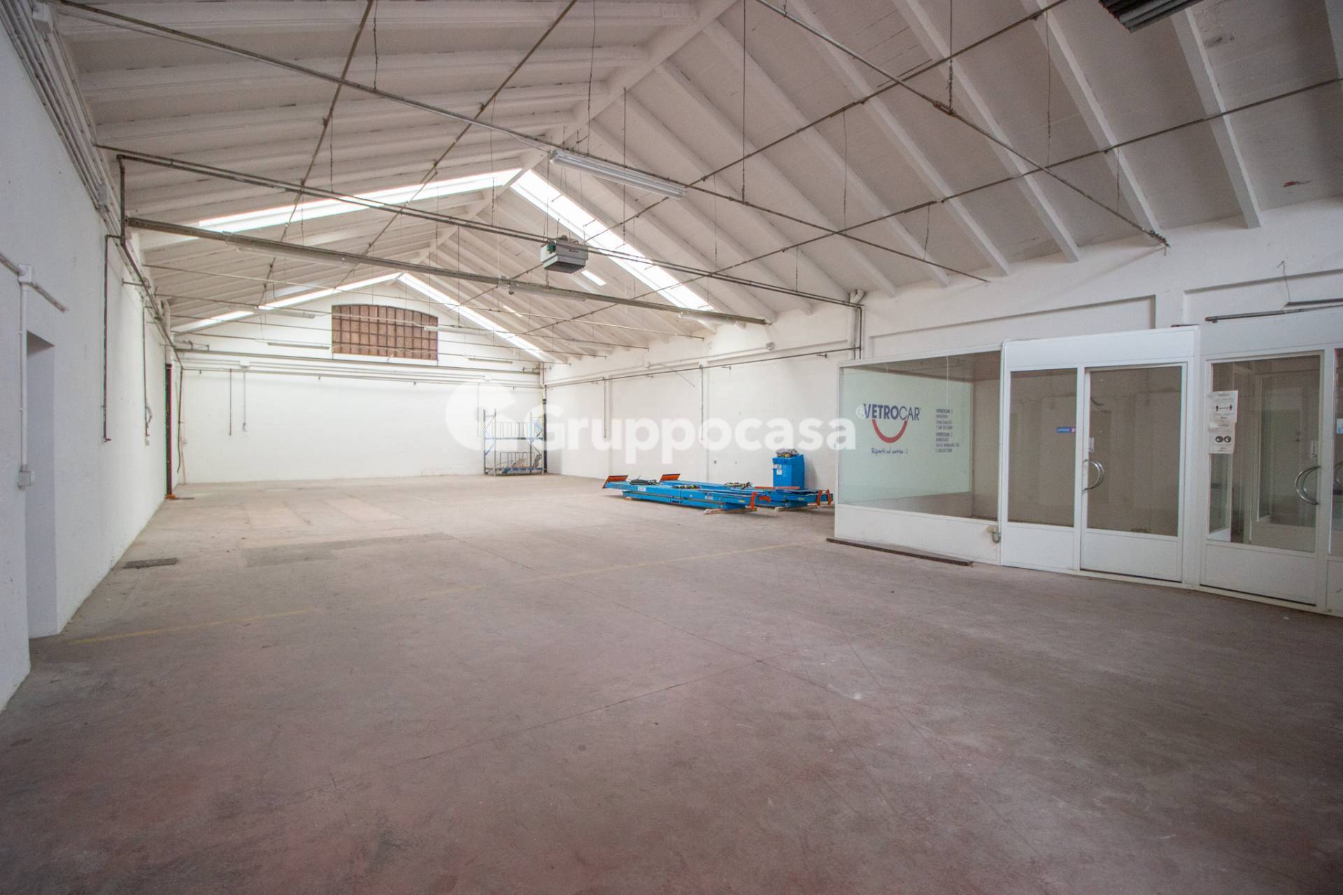 Capannone in affitto a Magenta