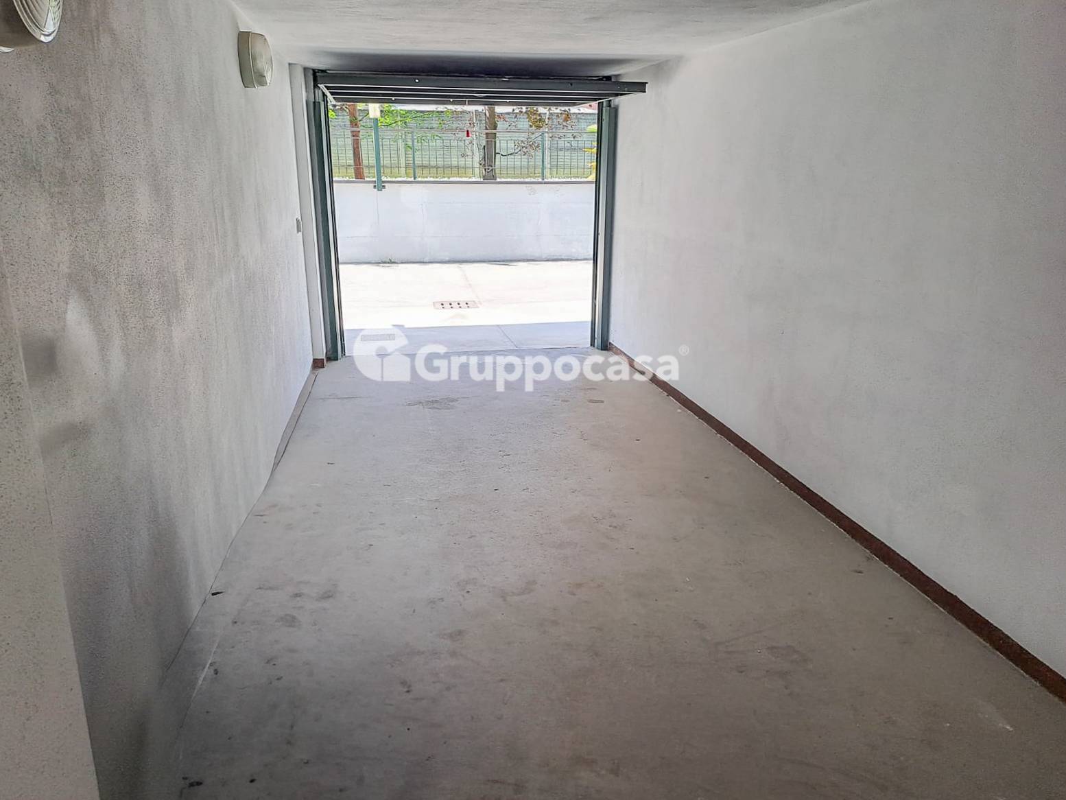 Box o garage in vendita a Magenta