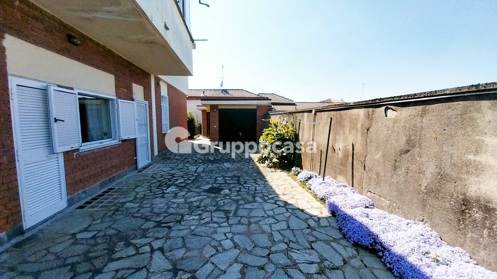 Villa bifamiliare in affitto a Inveruno