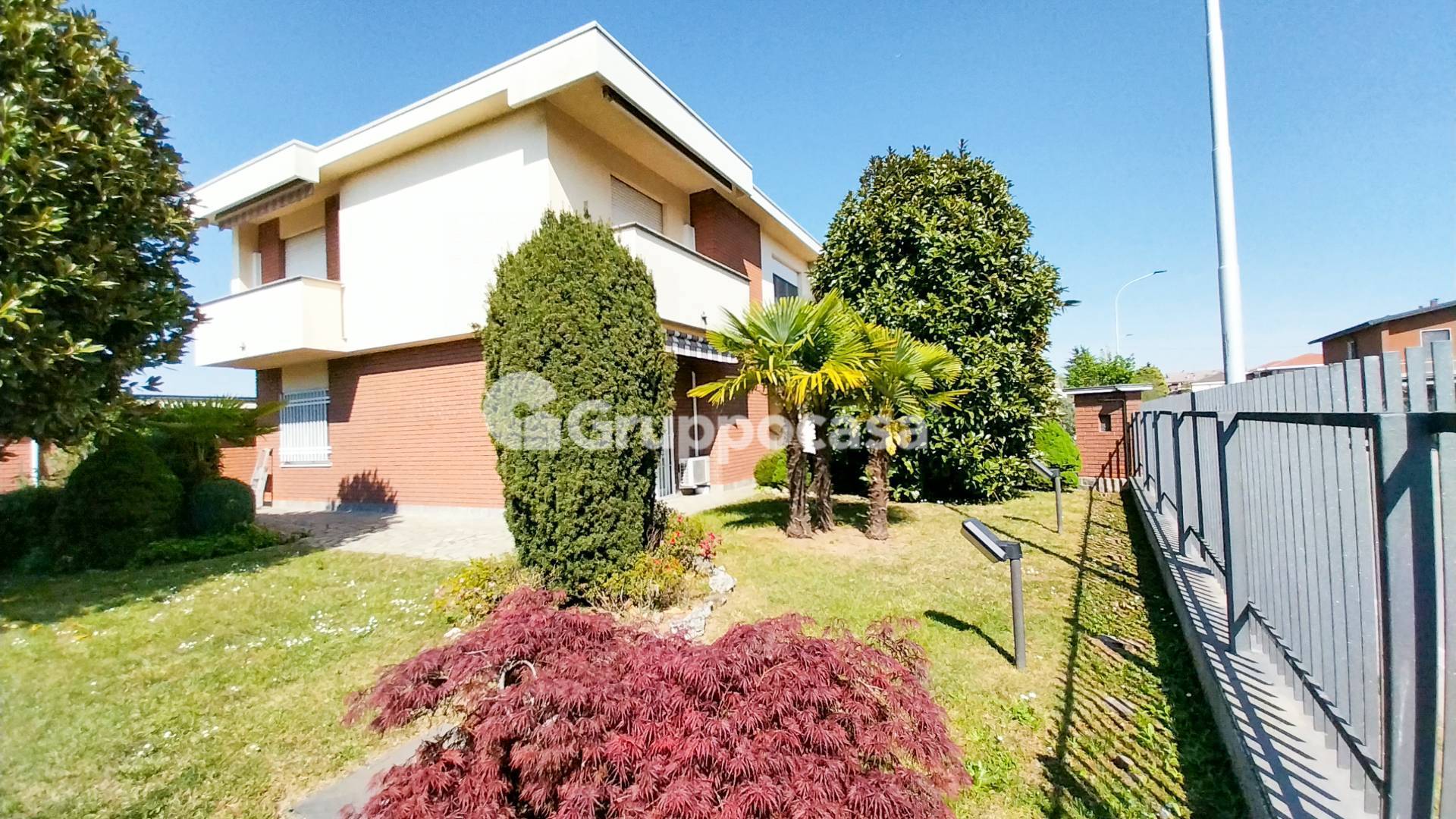 Villa bifamiliare in affitto a Inveruno