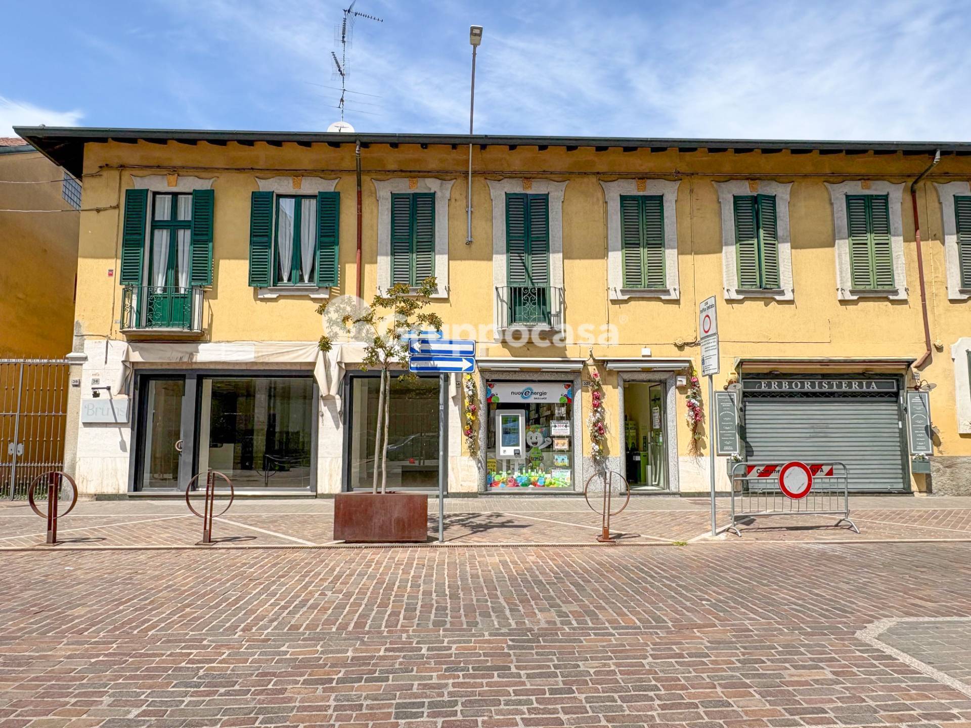 Locale commerciale in vendita a Magenta
