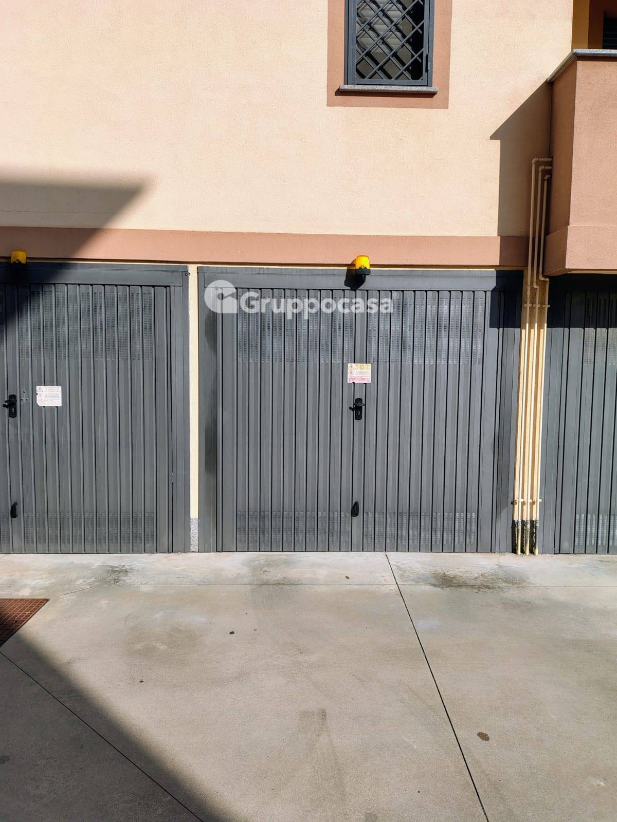 Box o garage in vendita a Magenta