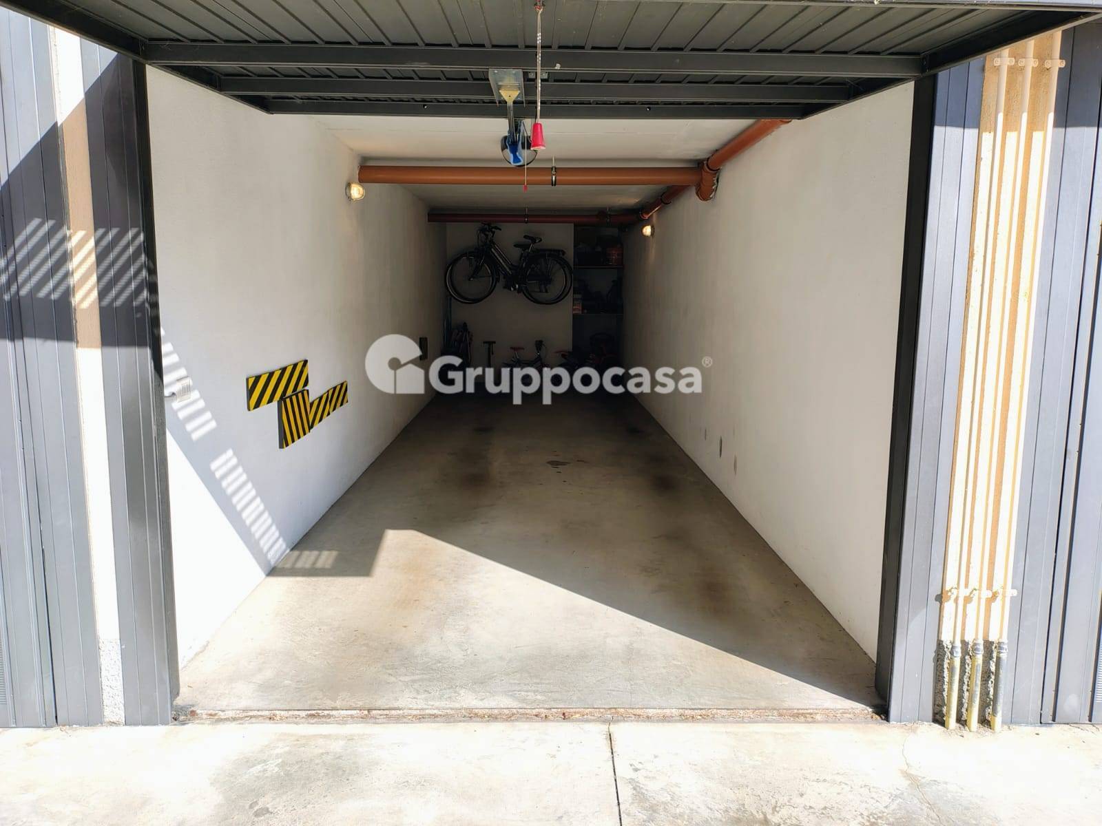 Box o garage in vendita a Magenta