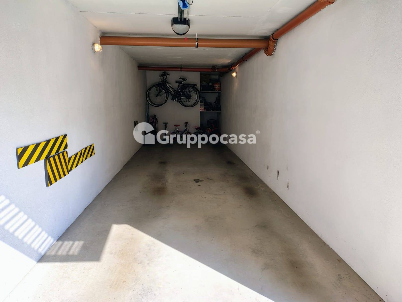 Box o garage in vendita a Magenta
