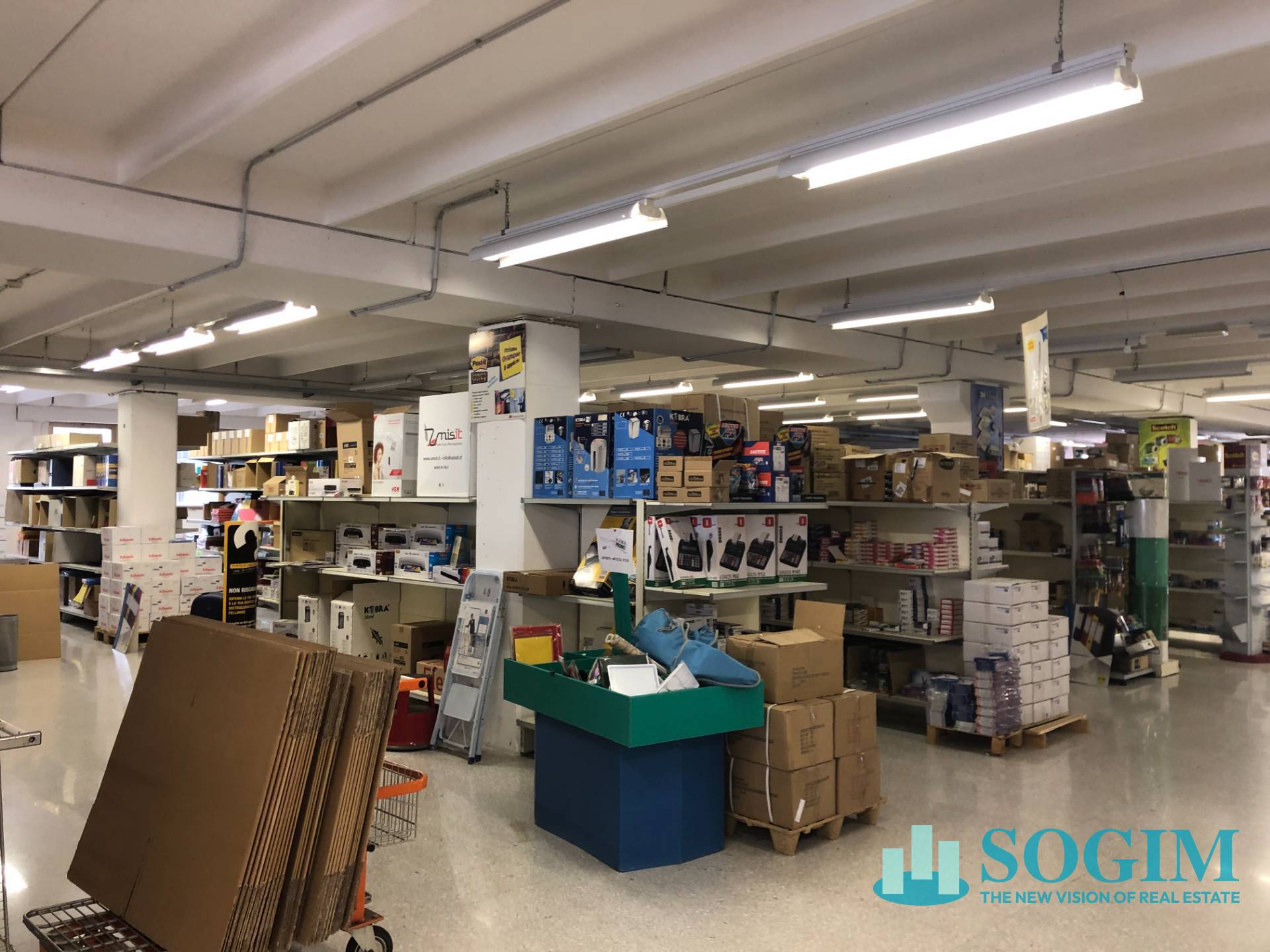 Immobile commerciale in affitto a Busto Arsizio