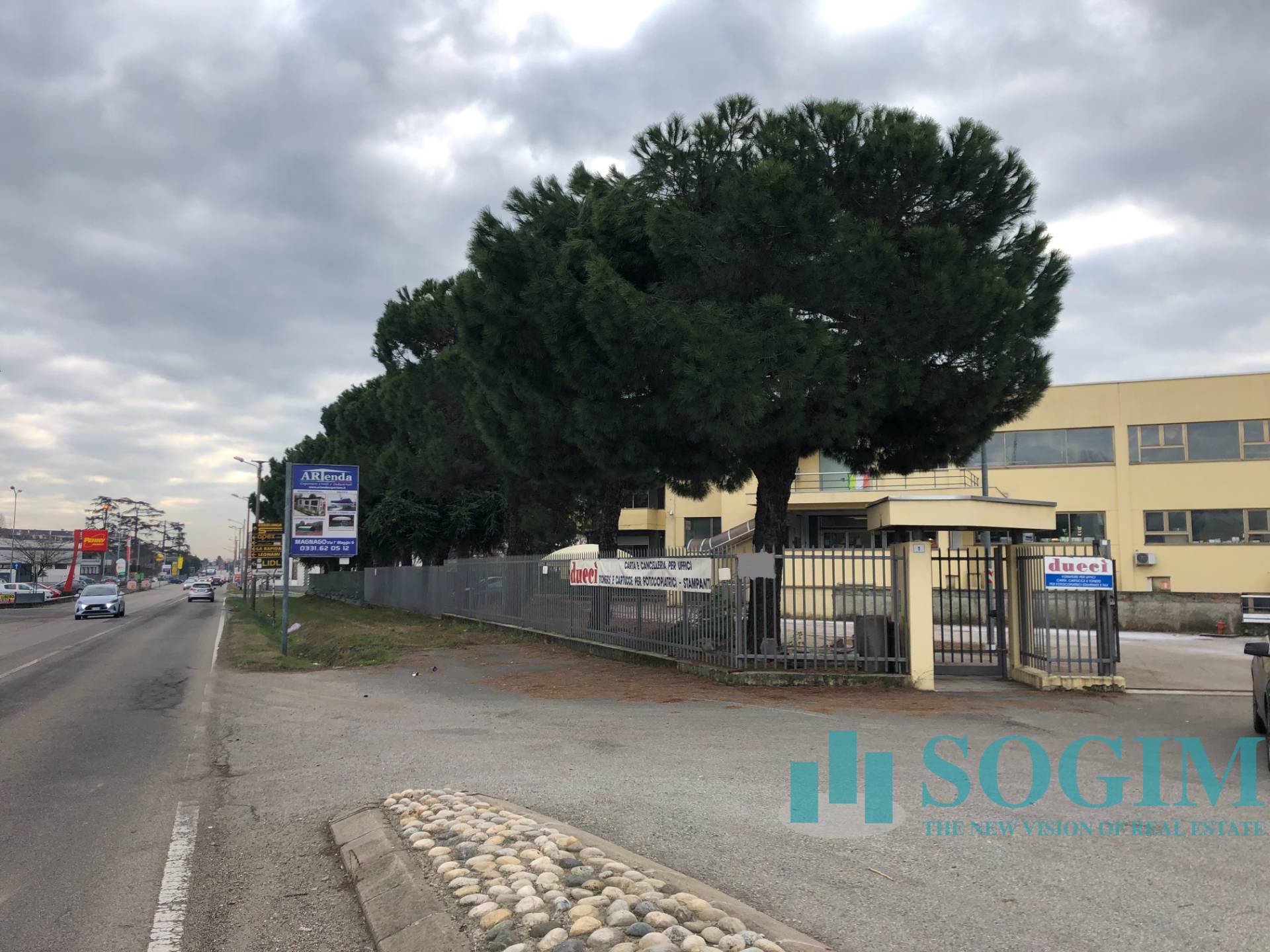 Immobile commerciale in affitto a Busto Arsizio