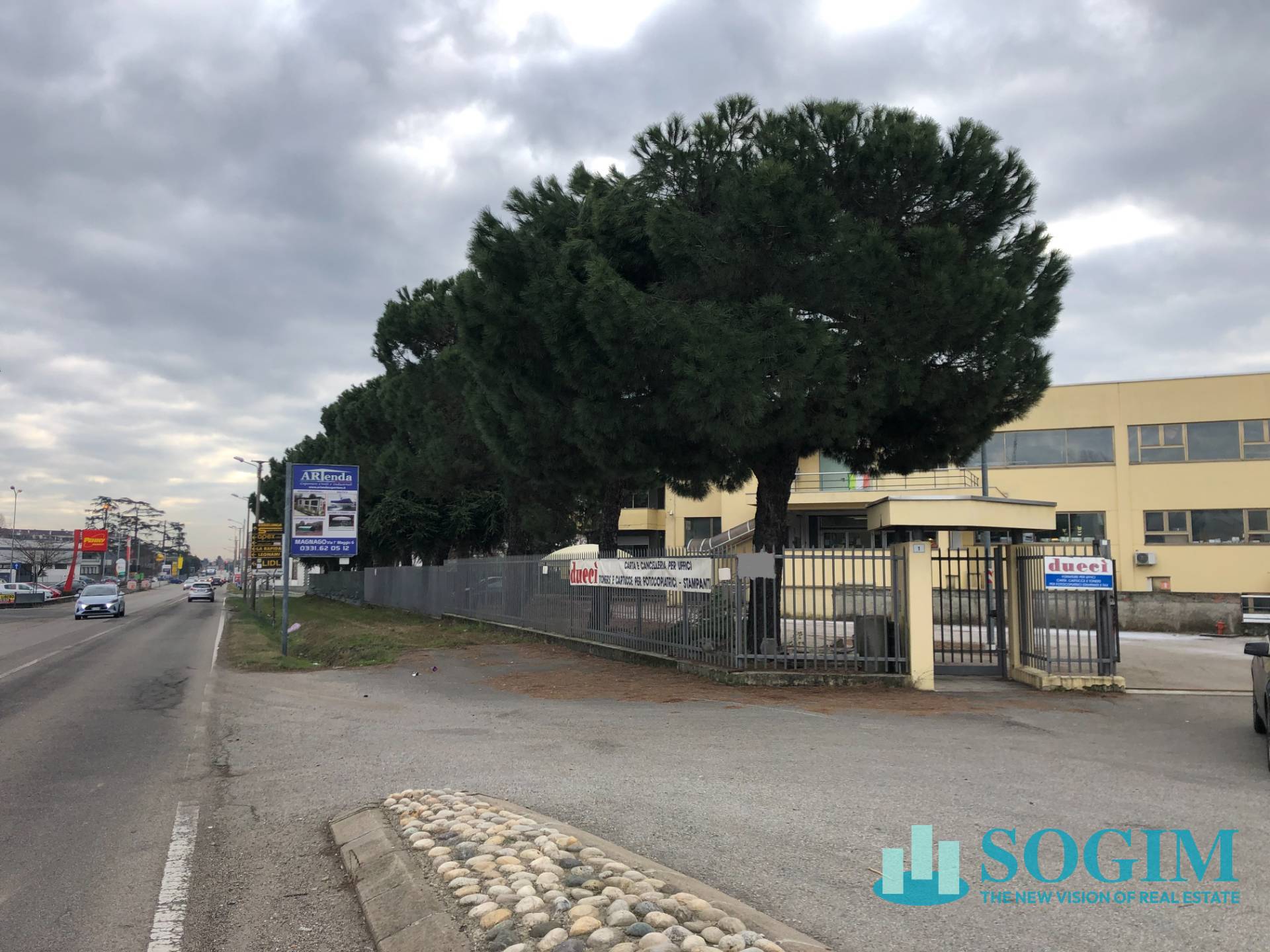 Immobile commerciale in affitto a Busto Arsizio