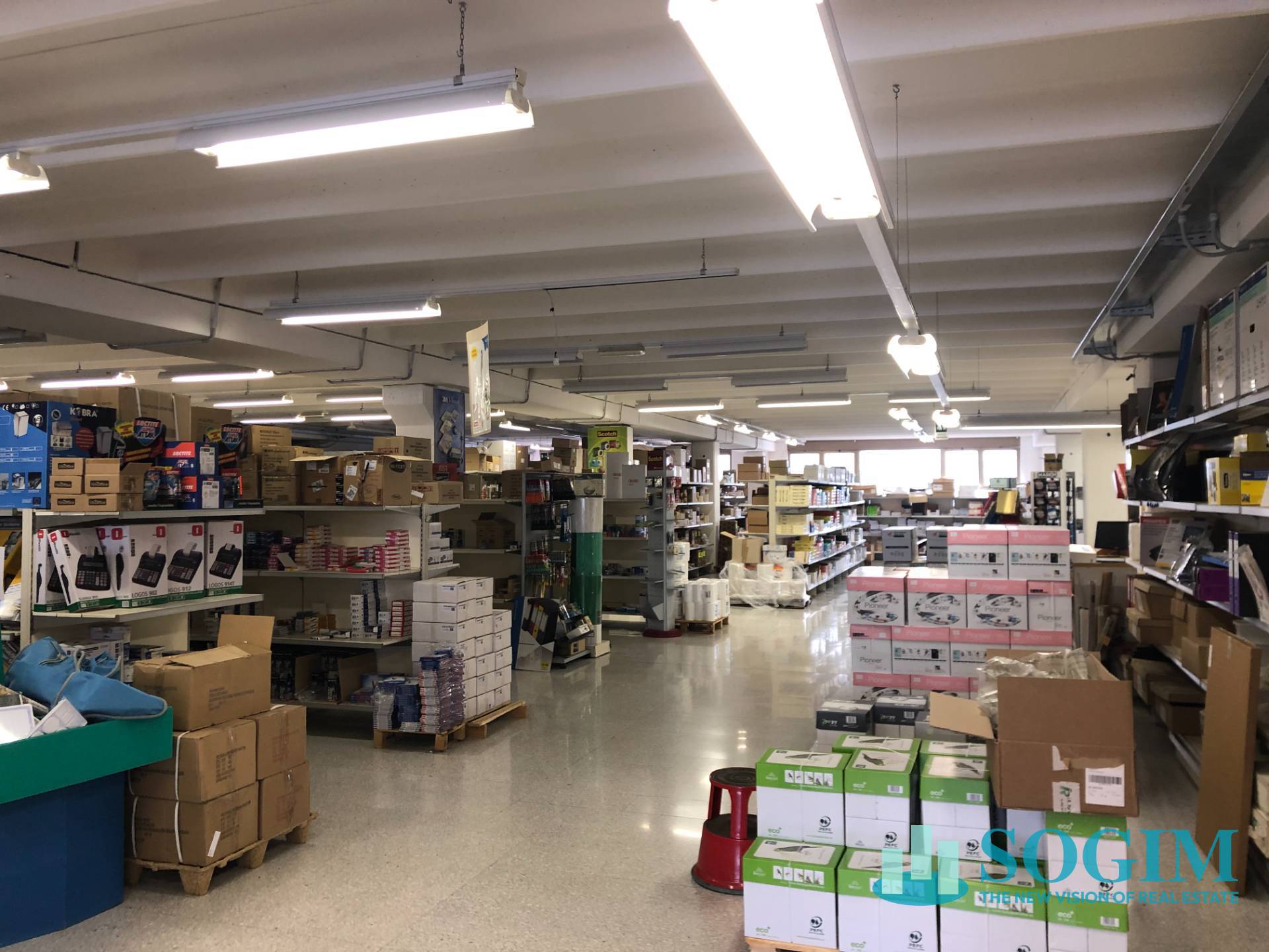 Immobile commerciale in affitto a Busto Arsizio