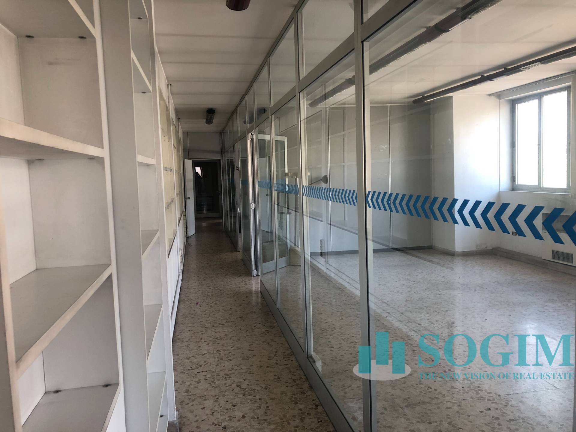 Capannone + Palazzina Uffici in affitto a Arluno