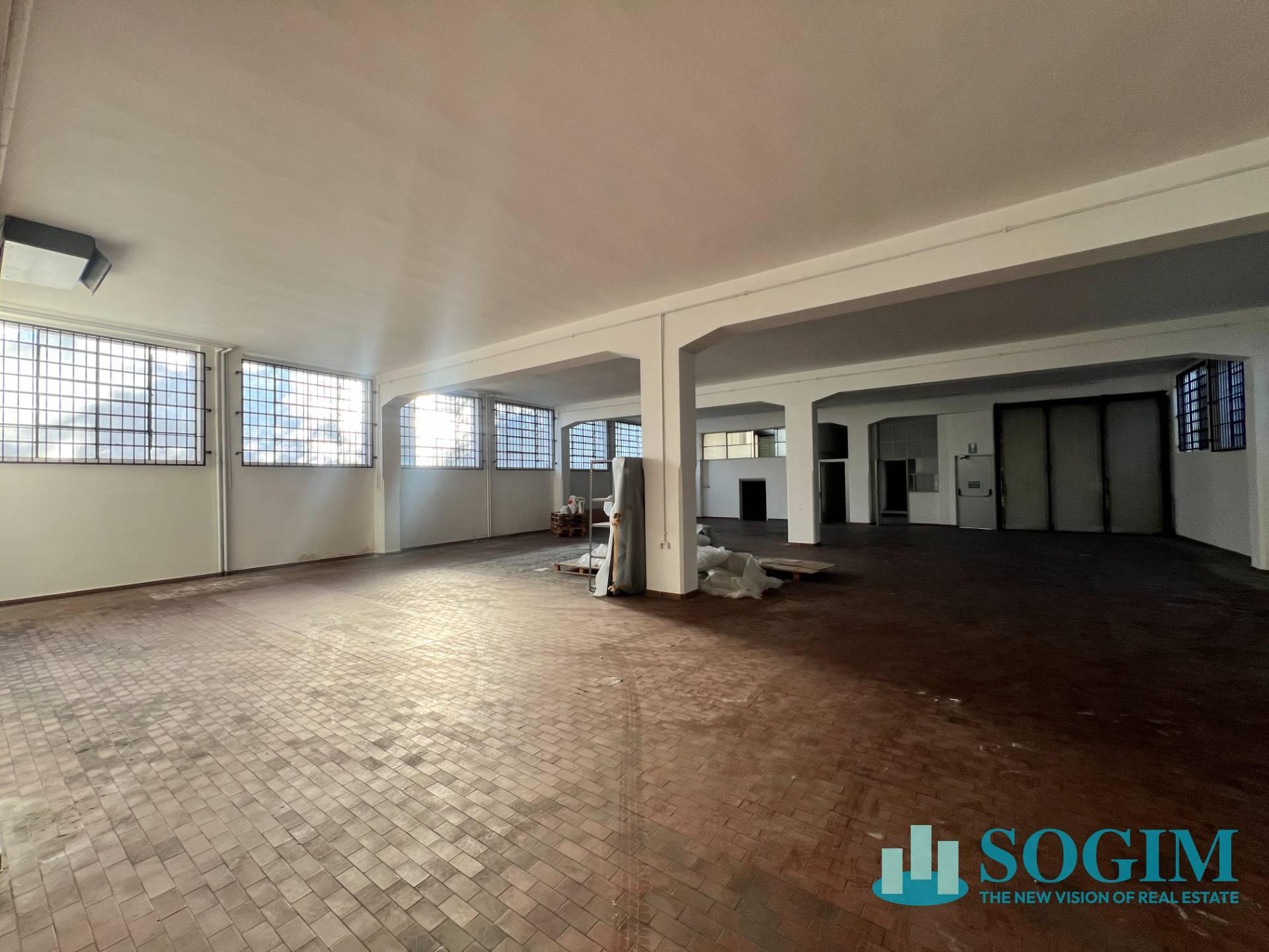 Capannone + Palazzina Uffici in affitto a Gallarate