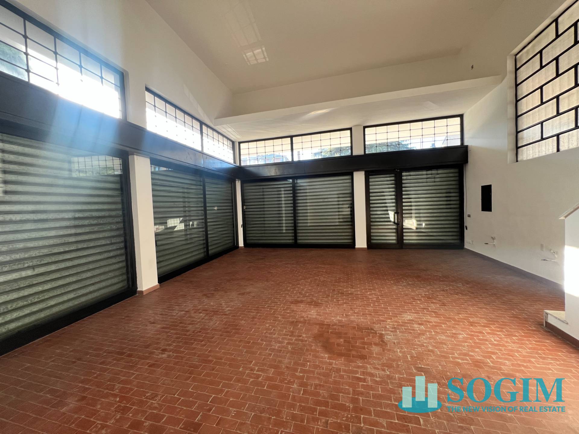 Capannone + Palazzina Uffici in affitto a Gallarate