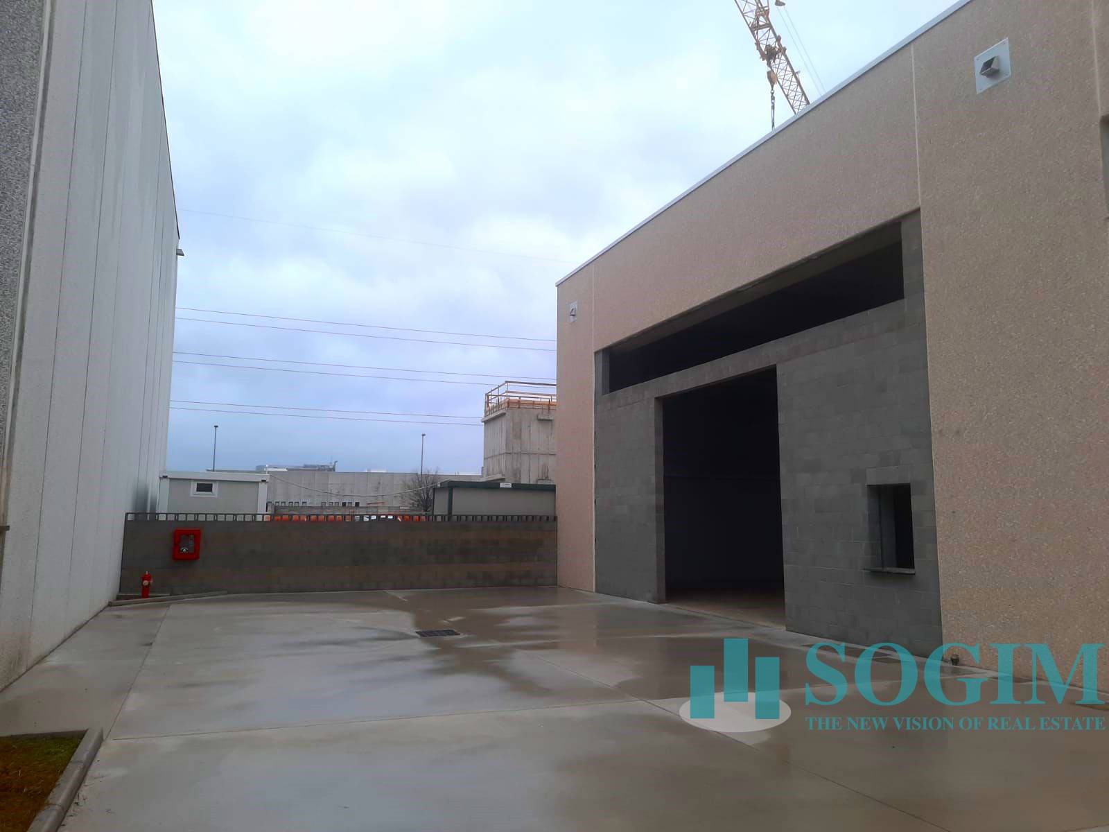 Capannone in vendita a Origgio