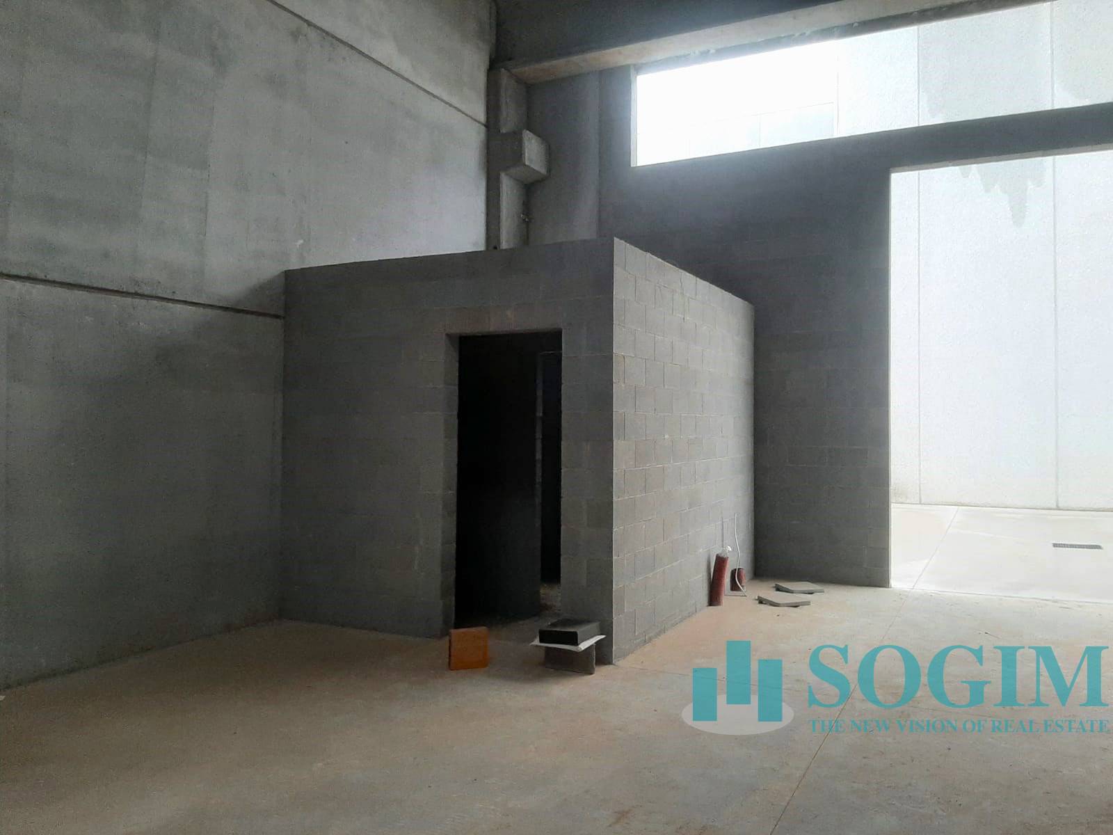 Capannone in vendita a Origgio