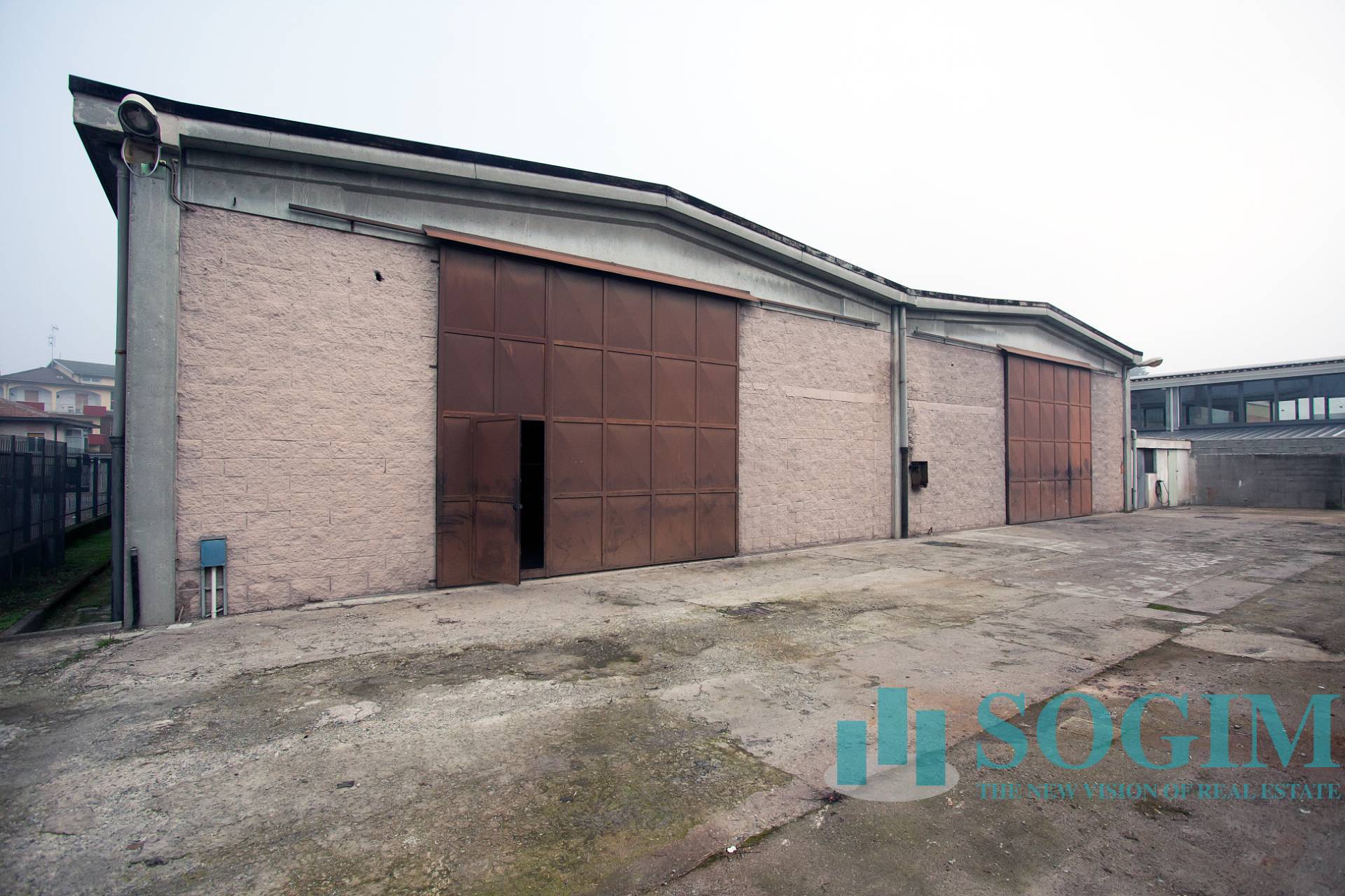 Capannone + Palazzina Uffici in vendita a Opera